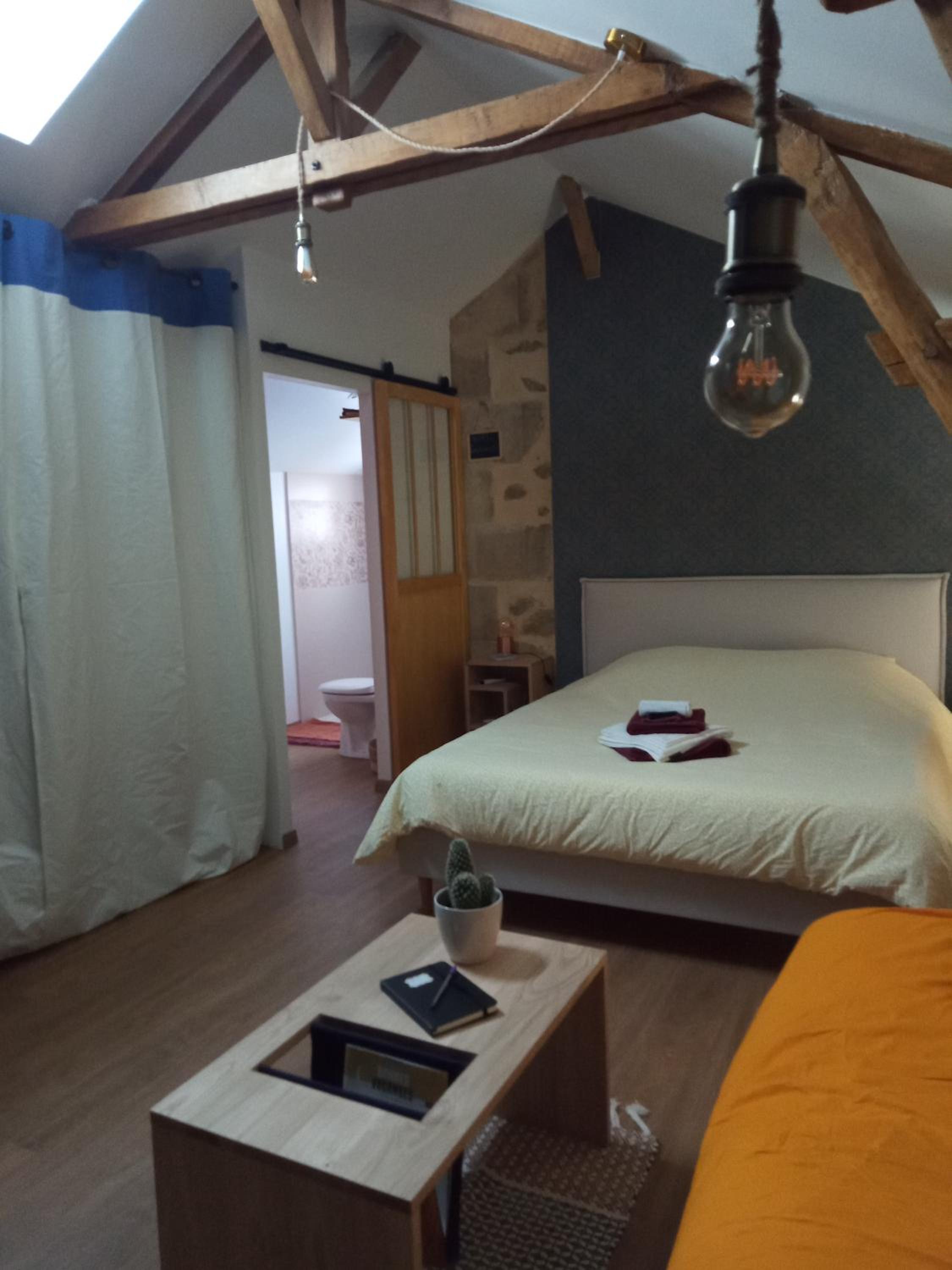 Family Room with Private Bathroom - Photo 3