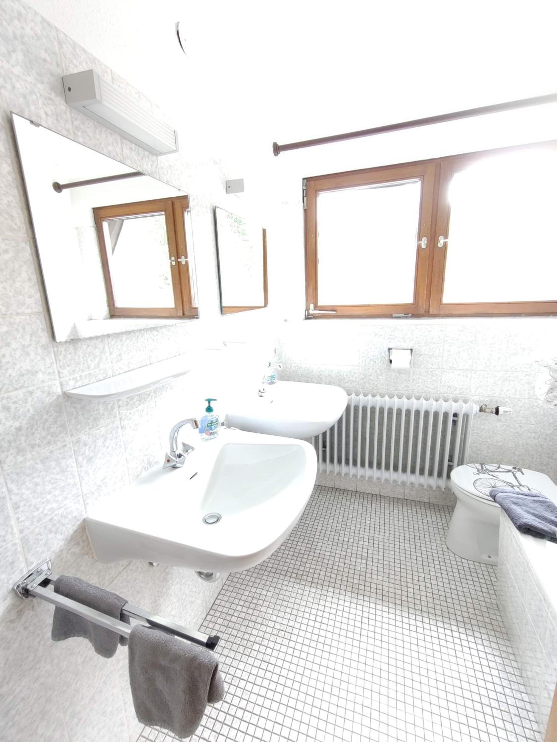 Quadruple Room with Bath - Photo 7