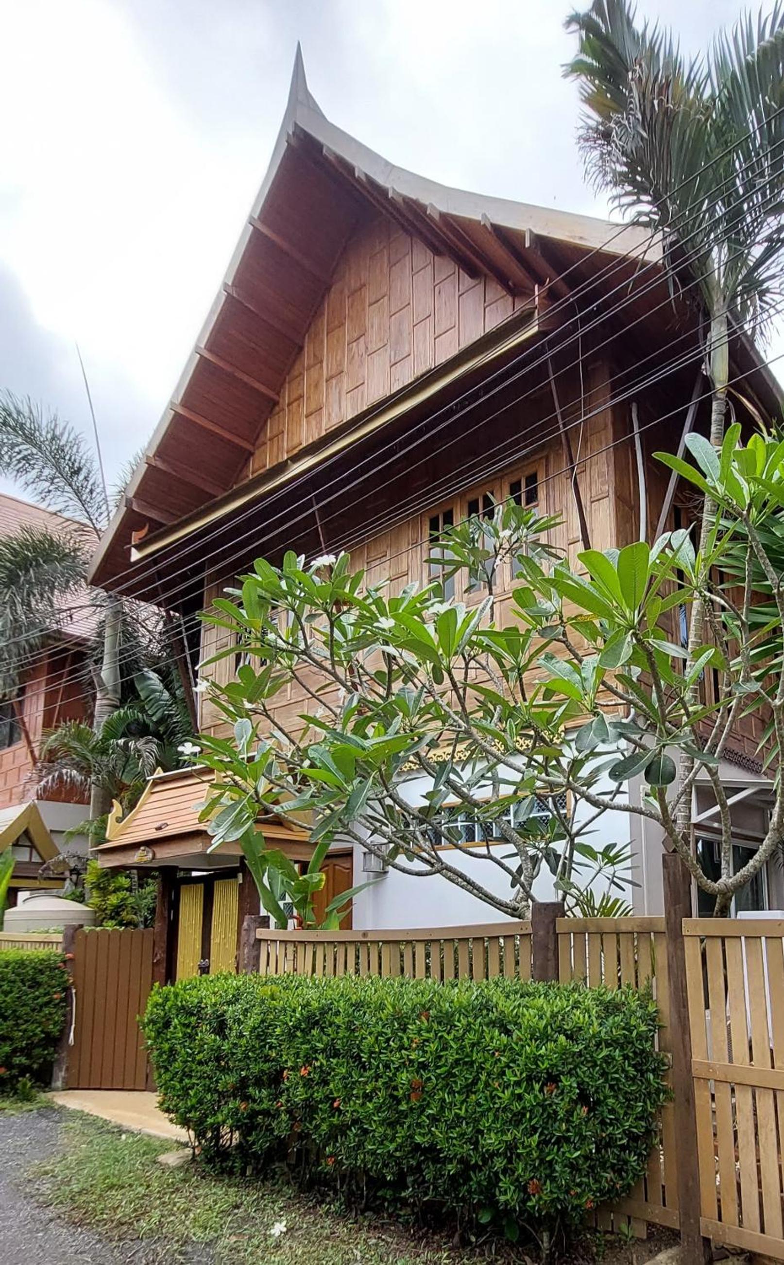 Three-Bedroom Villa with Private Pool photo 2