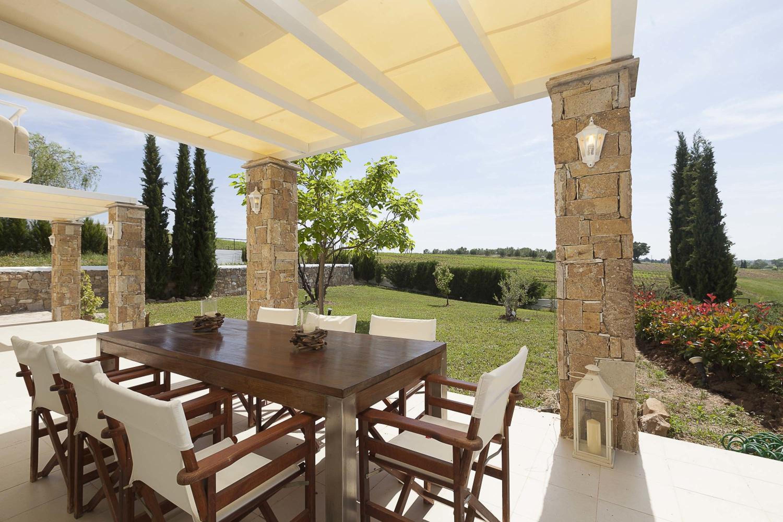 Villa photo 2