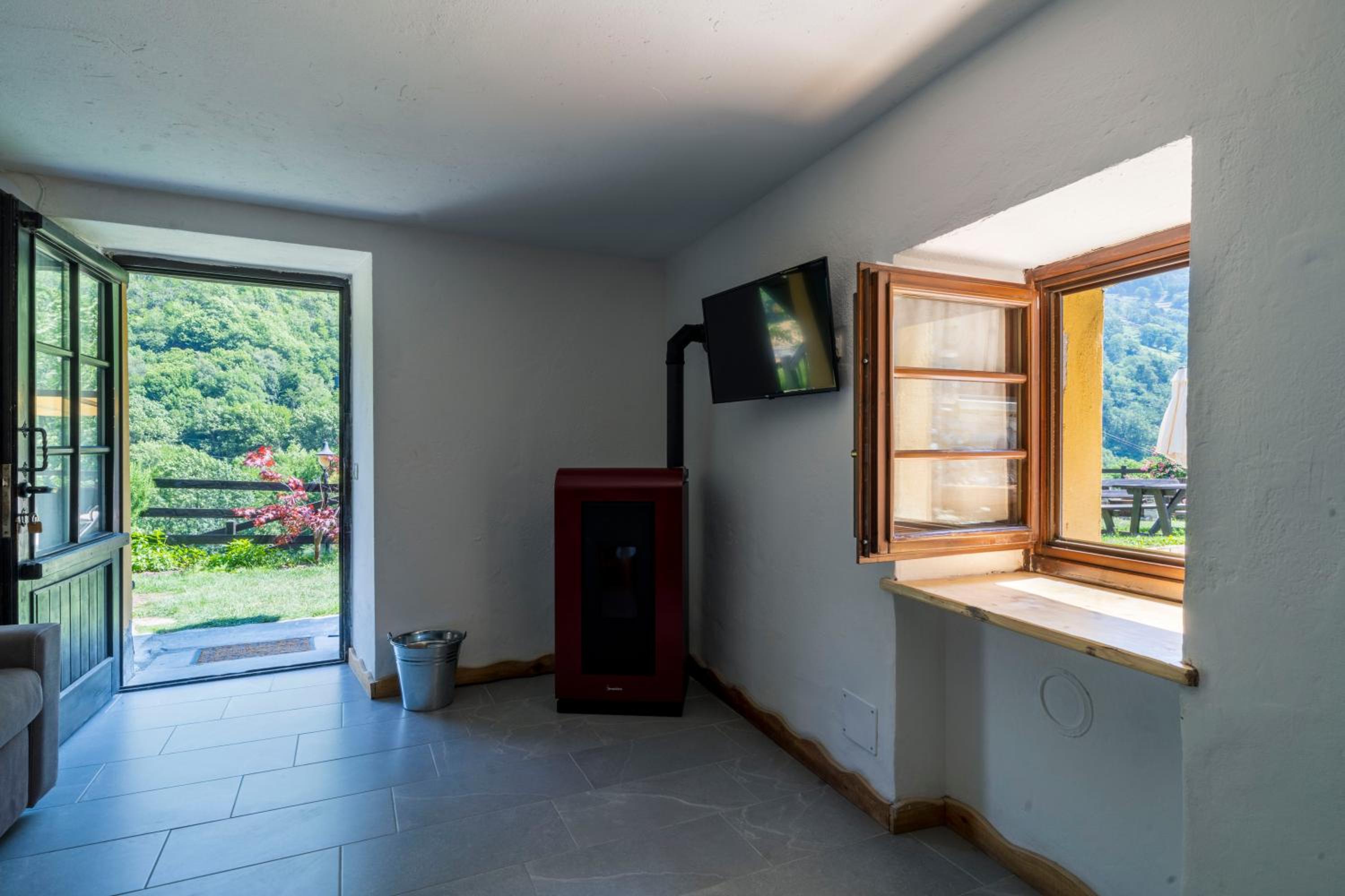 One-Bedroom Apartment (2 Adults + 2 Children) - Photo 24