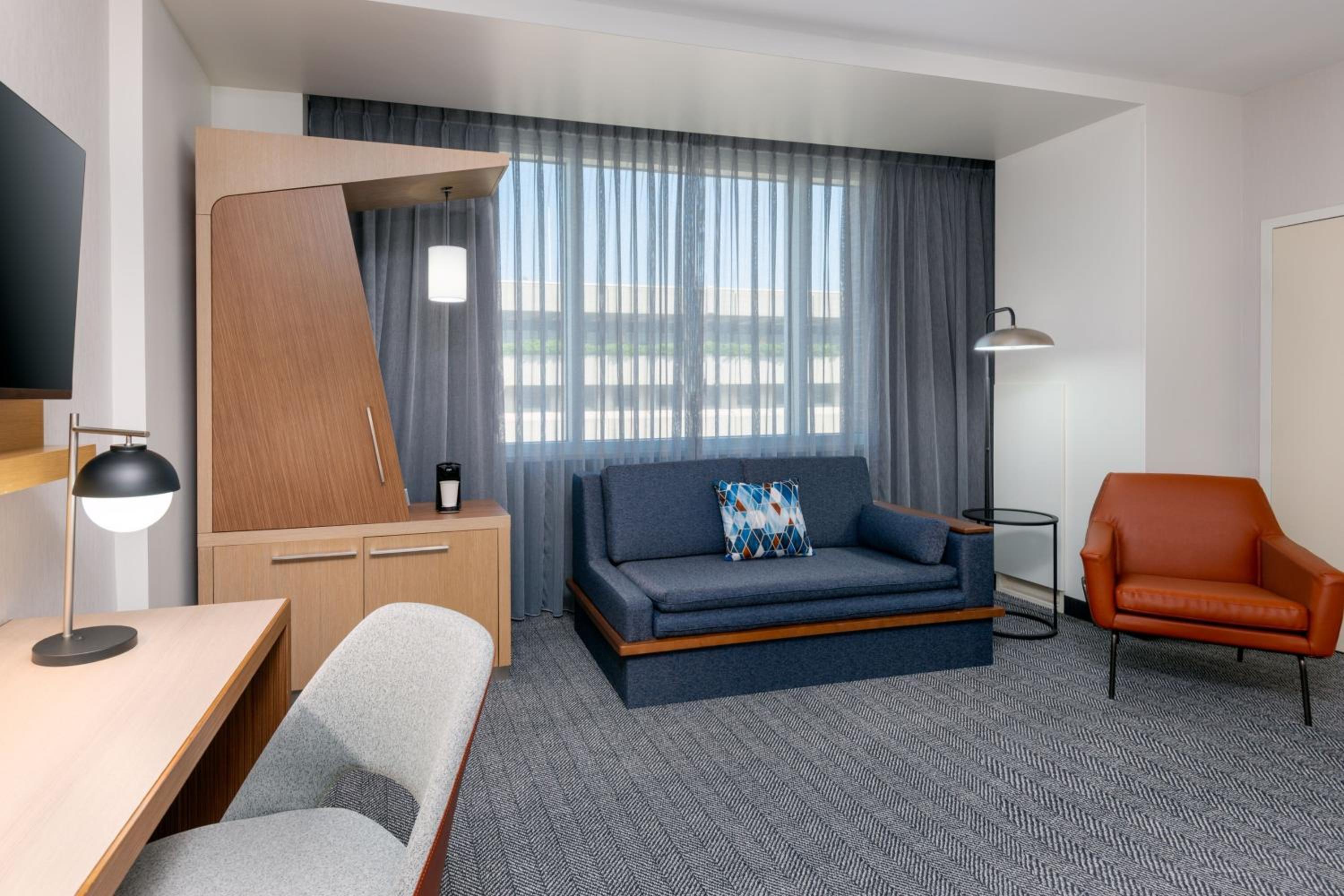 King Room with Sofa Bed photo 3