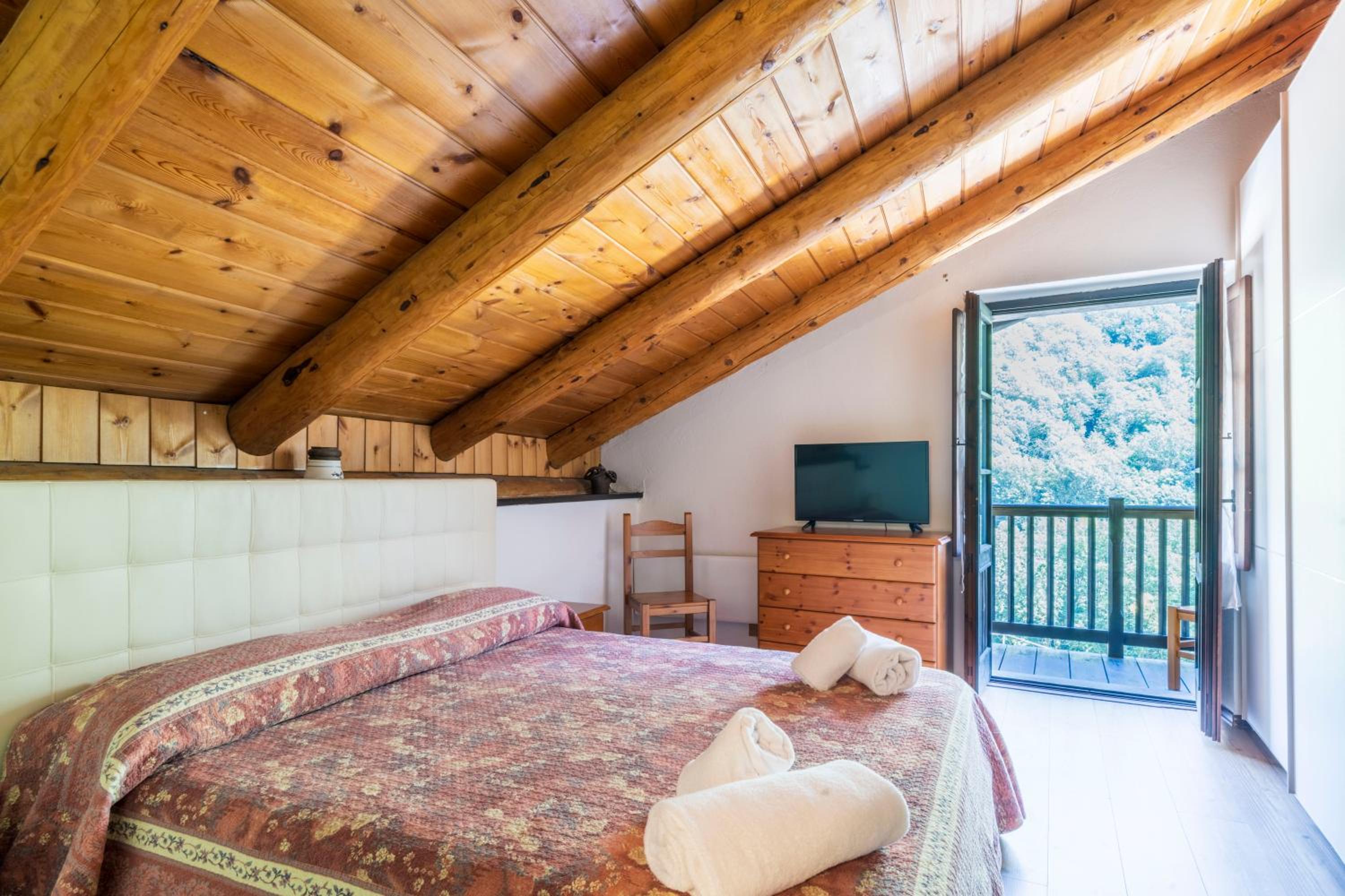 One-Bedroom Apartment (2 Adults + 2 Children) - Photo 32