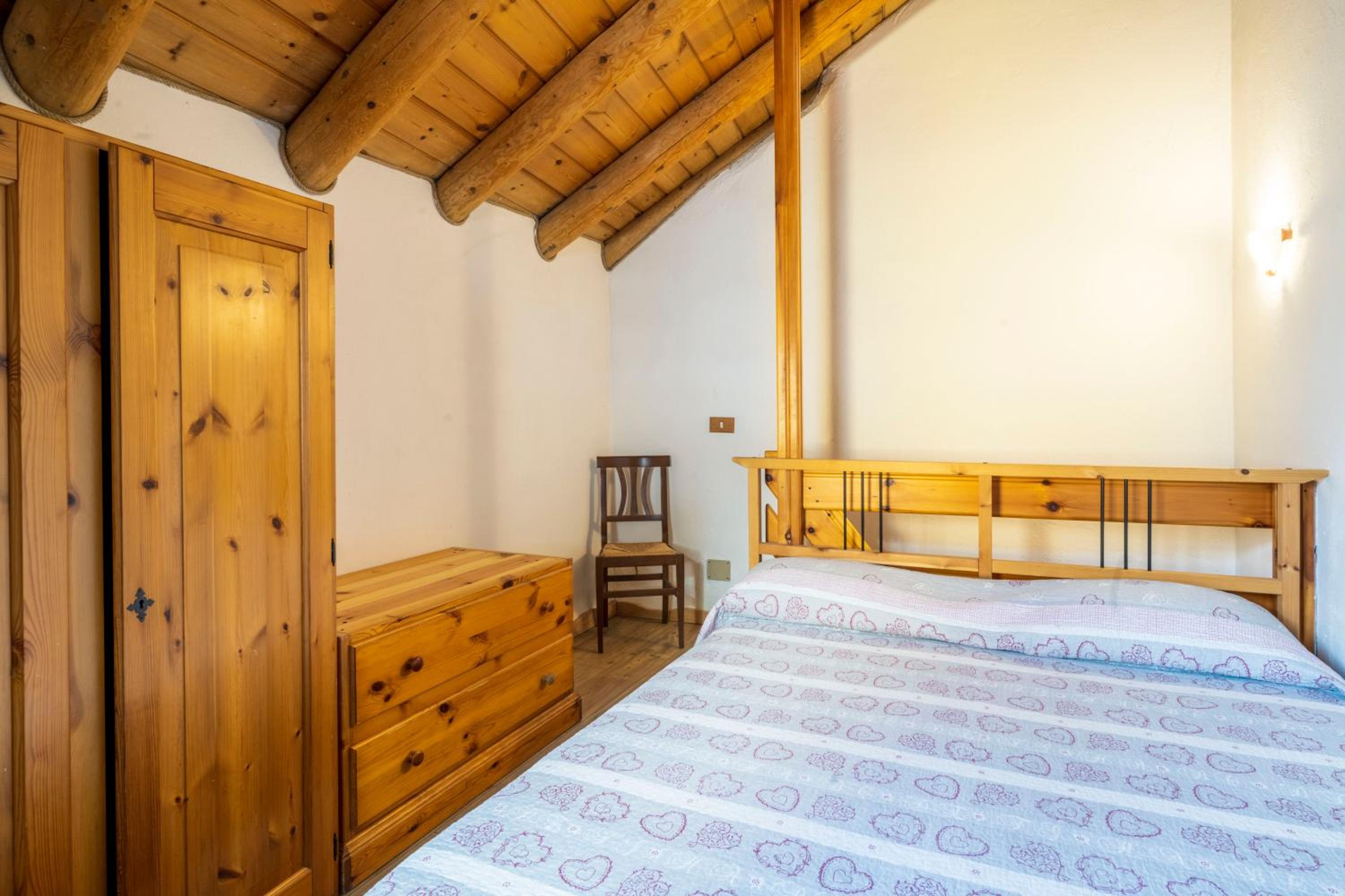 One-Bedroom Apartment (2 Adults + 2 Children) - Photo 33