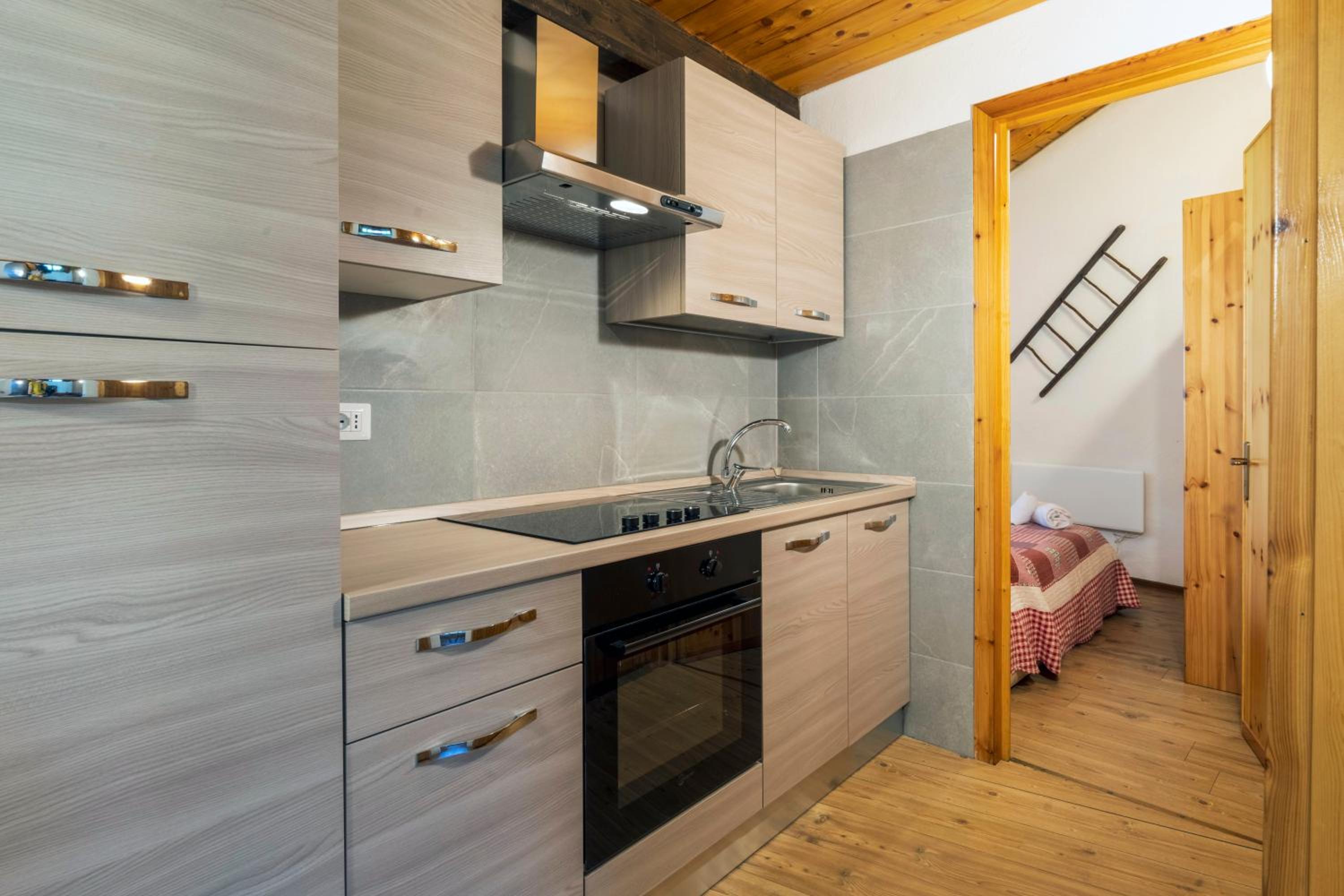 One-Bedroom Apartment (2 Adults + 2 Children) - Photo 43
