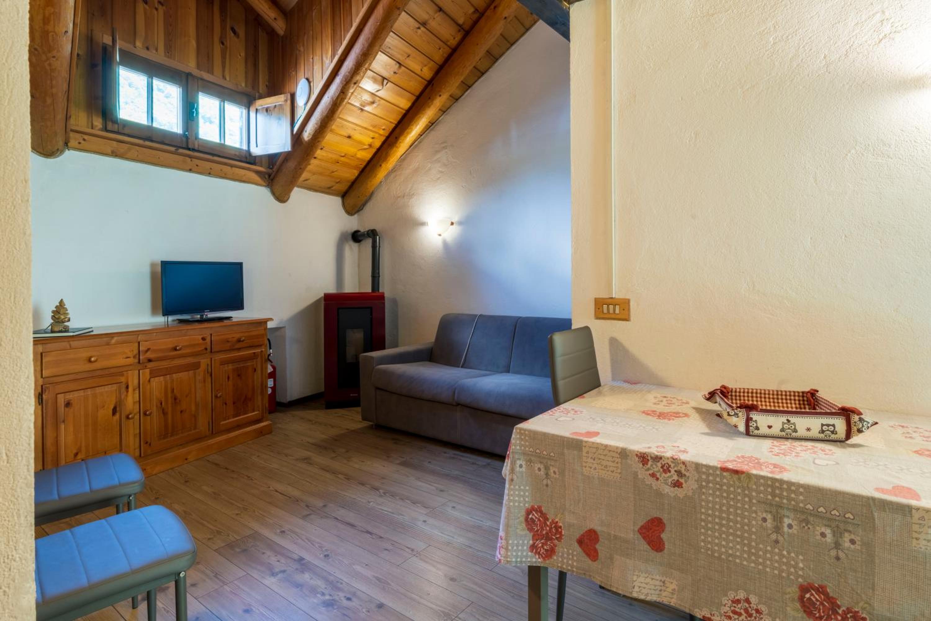 One-Bedroom Apartment (2 Adults + 2 Children) - Photo 42