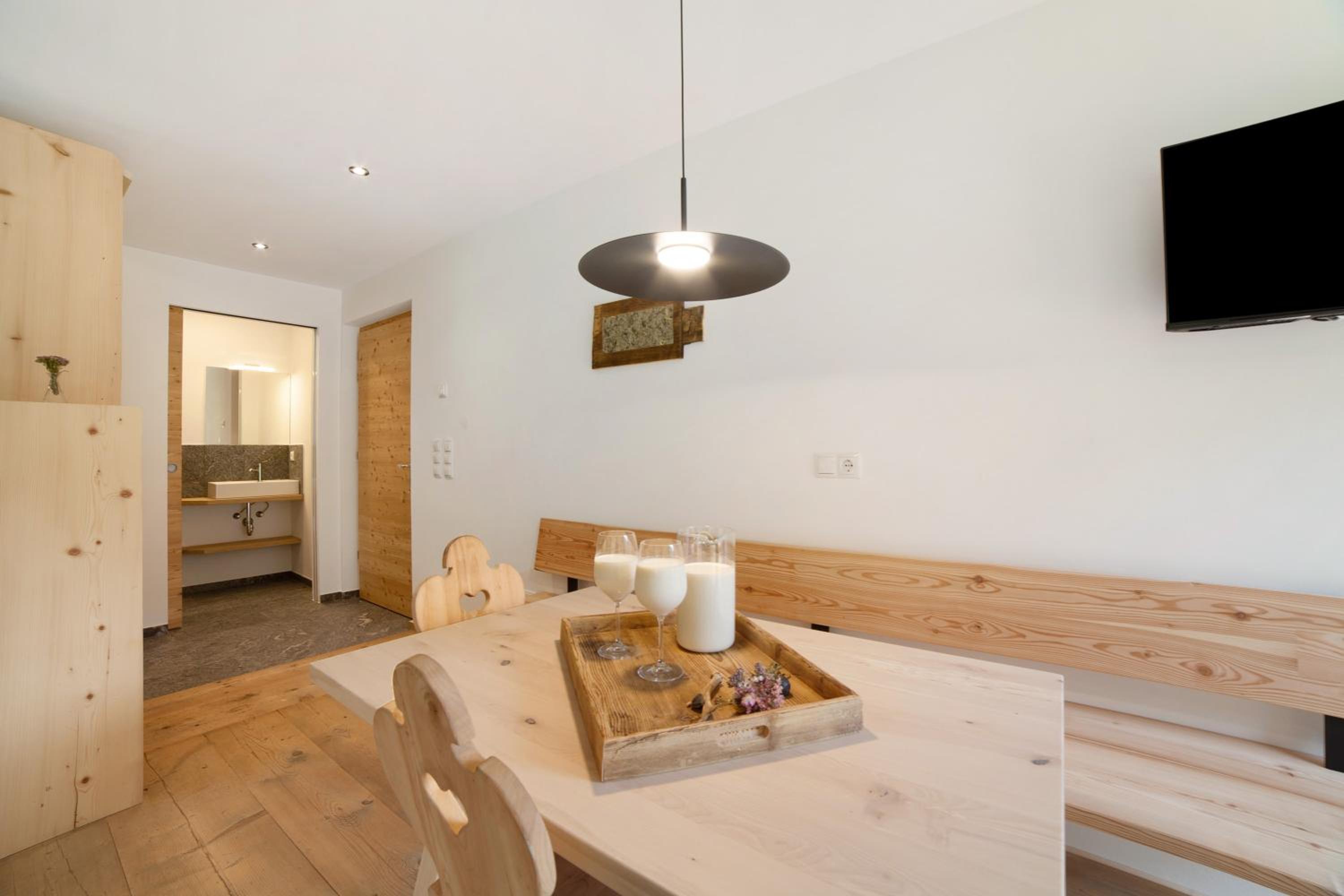 Two-Bedroom Deluxe Apartment with Garden View photo 3