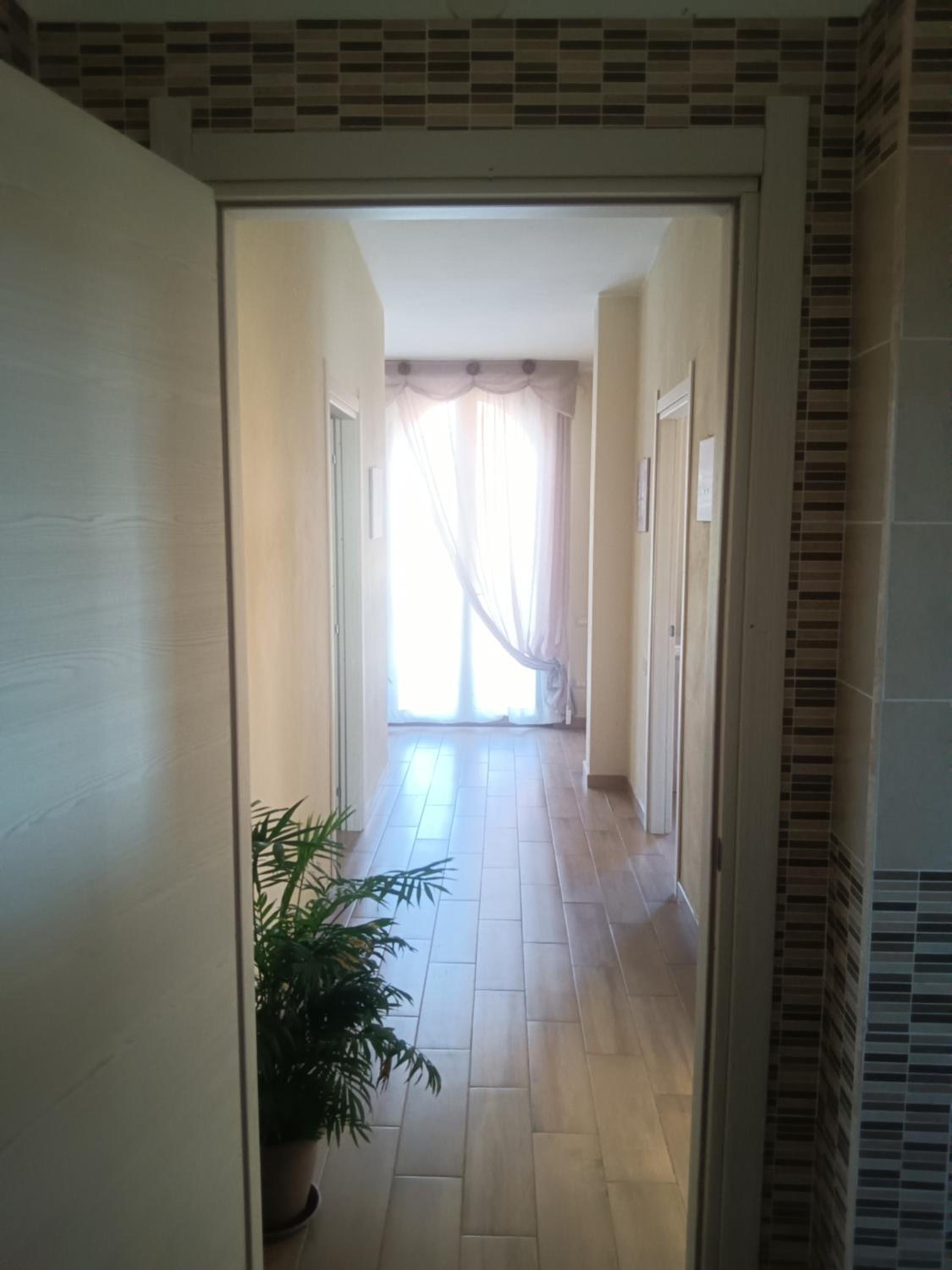 Two-Bedroom Apartment - Photo 2