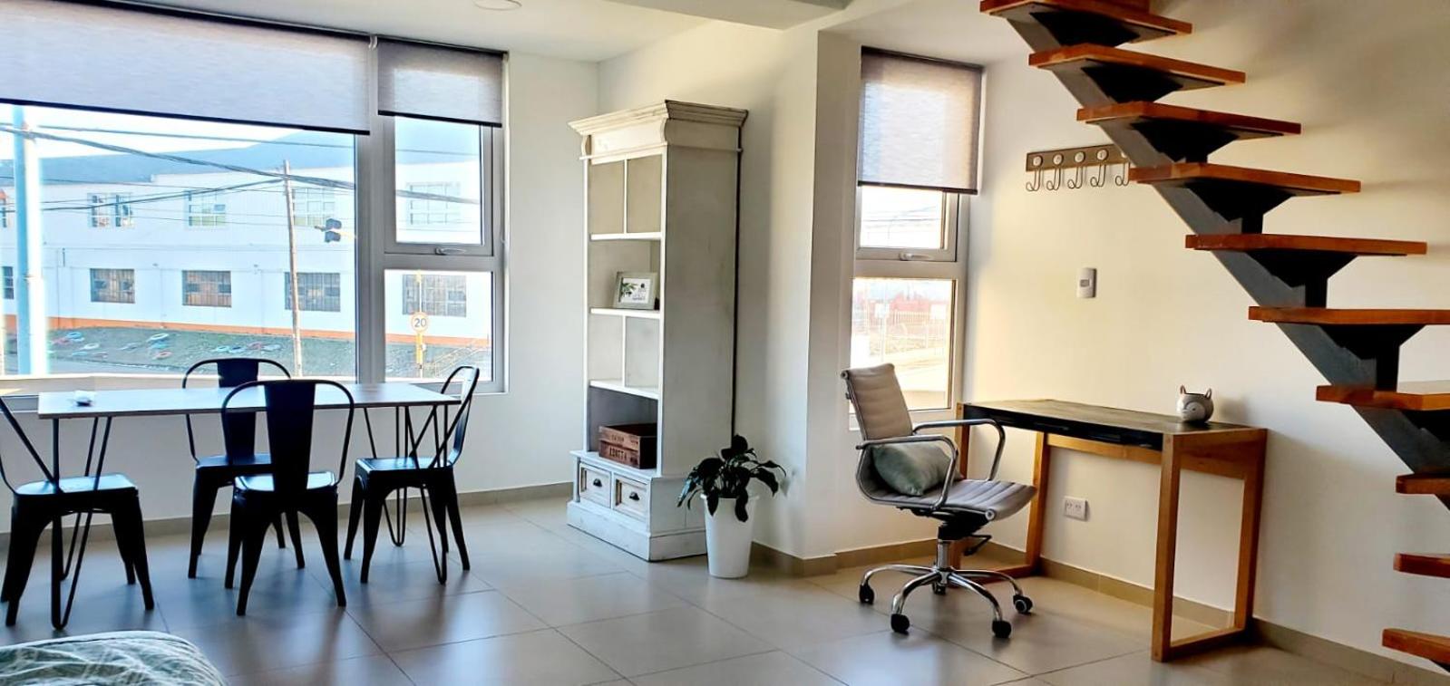 One-Bedroom Apartment photo 1