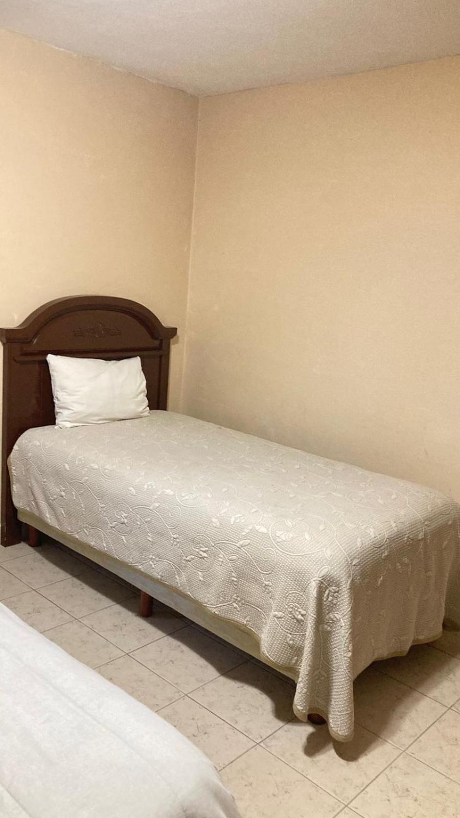 Standard Queen Room photo 1