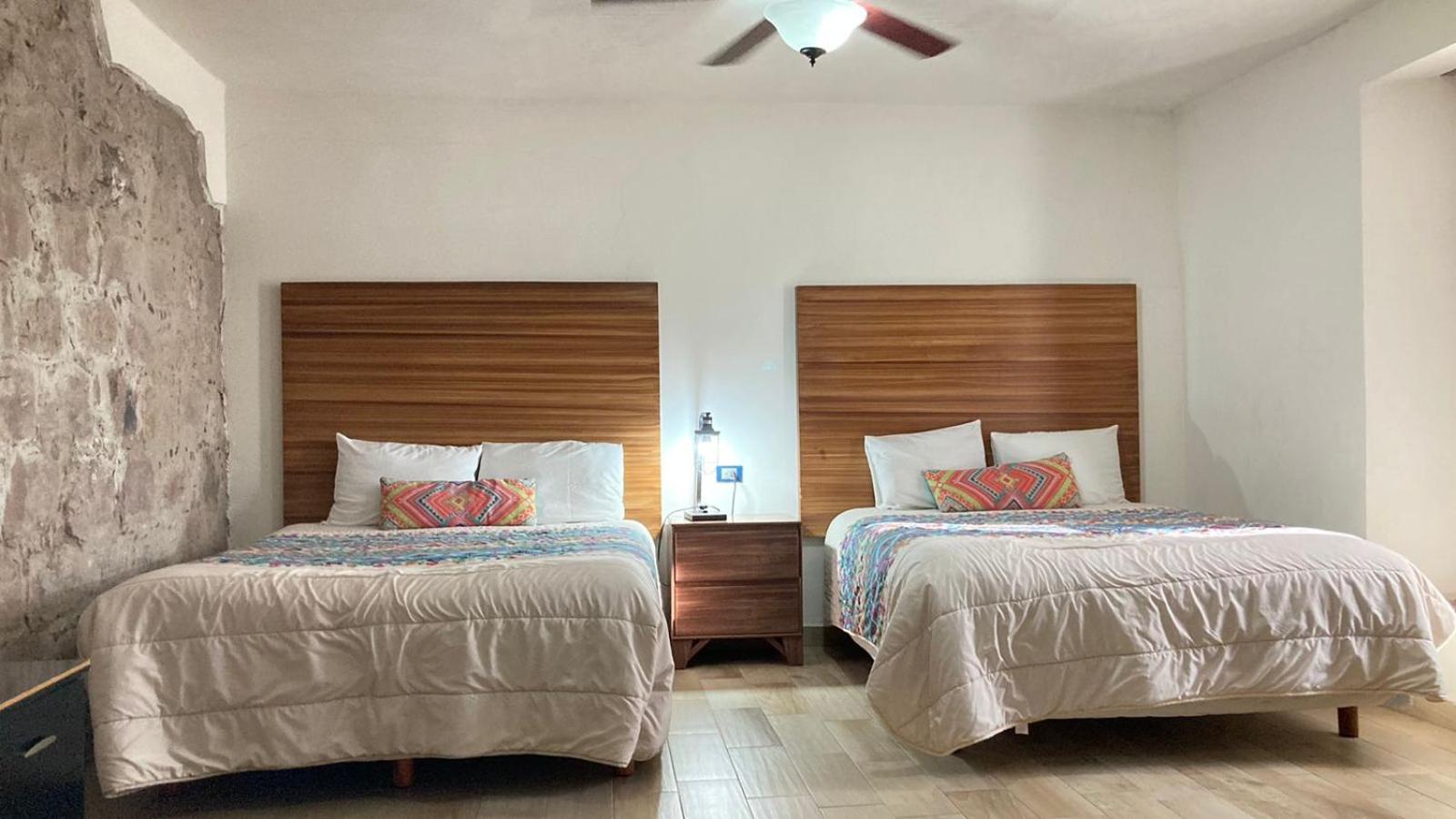 Standard Queen Room with Two Queen Beds photo 2