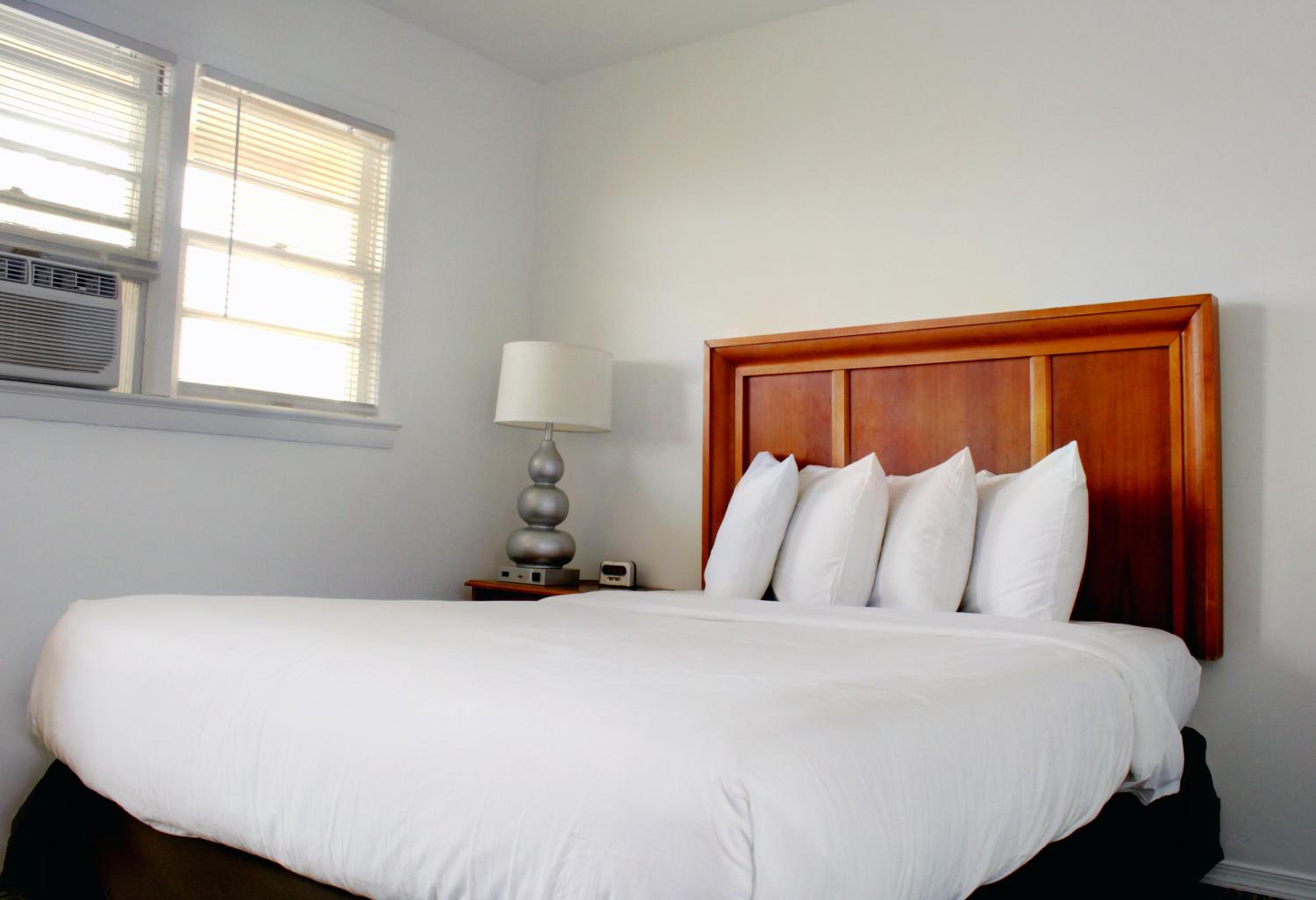 Cozy Room One Queen Bed, Bay View photo 1