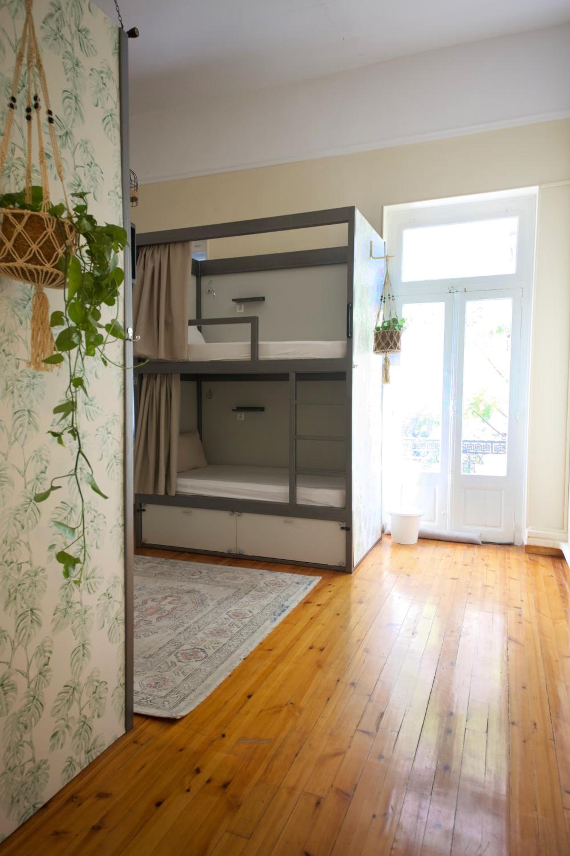Bed in 8-Bed Mixed Dormitory Room photo 1