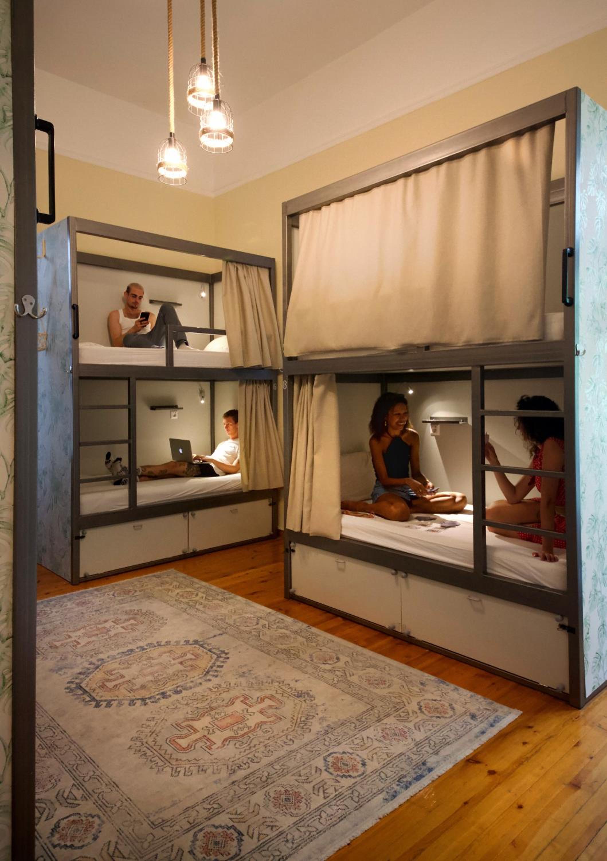 Bed in 8-Bed Mixed Dormitory Room photo 2