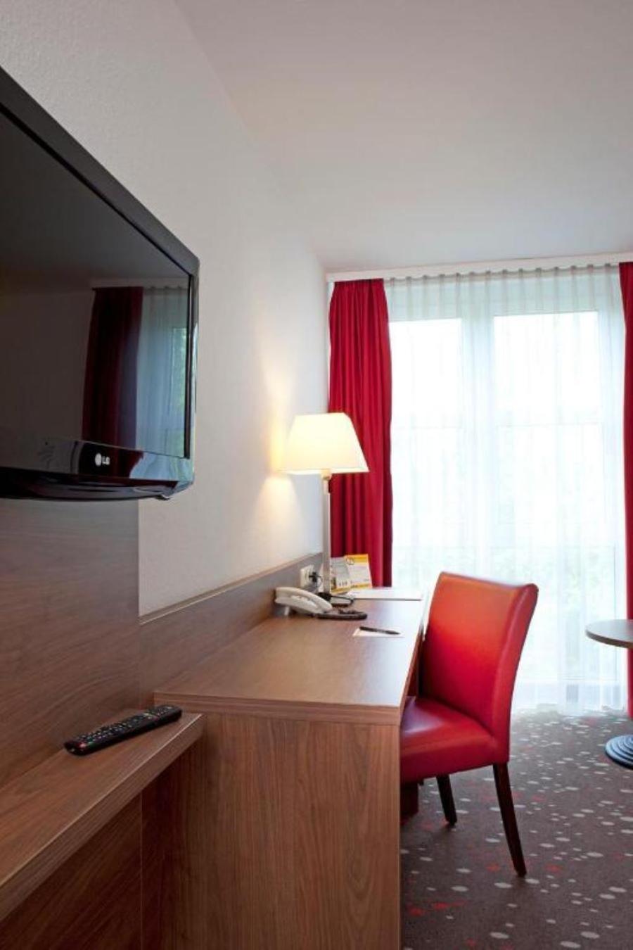 Twin Room - Photo 2