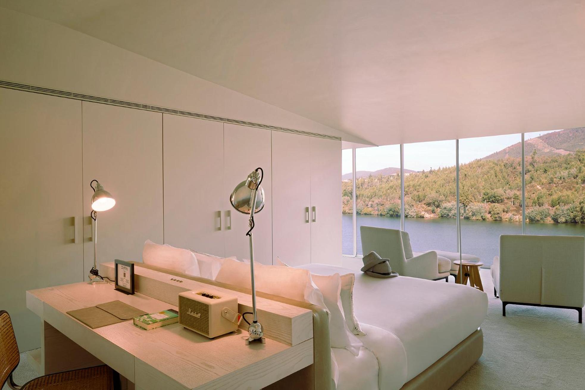 Superior Suite with River View - Photo 1