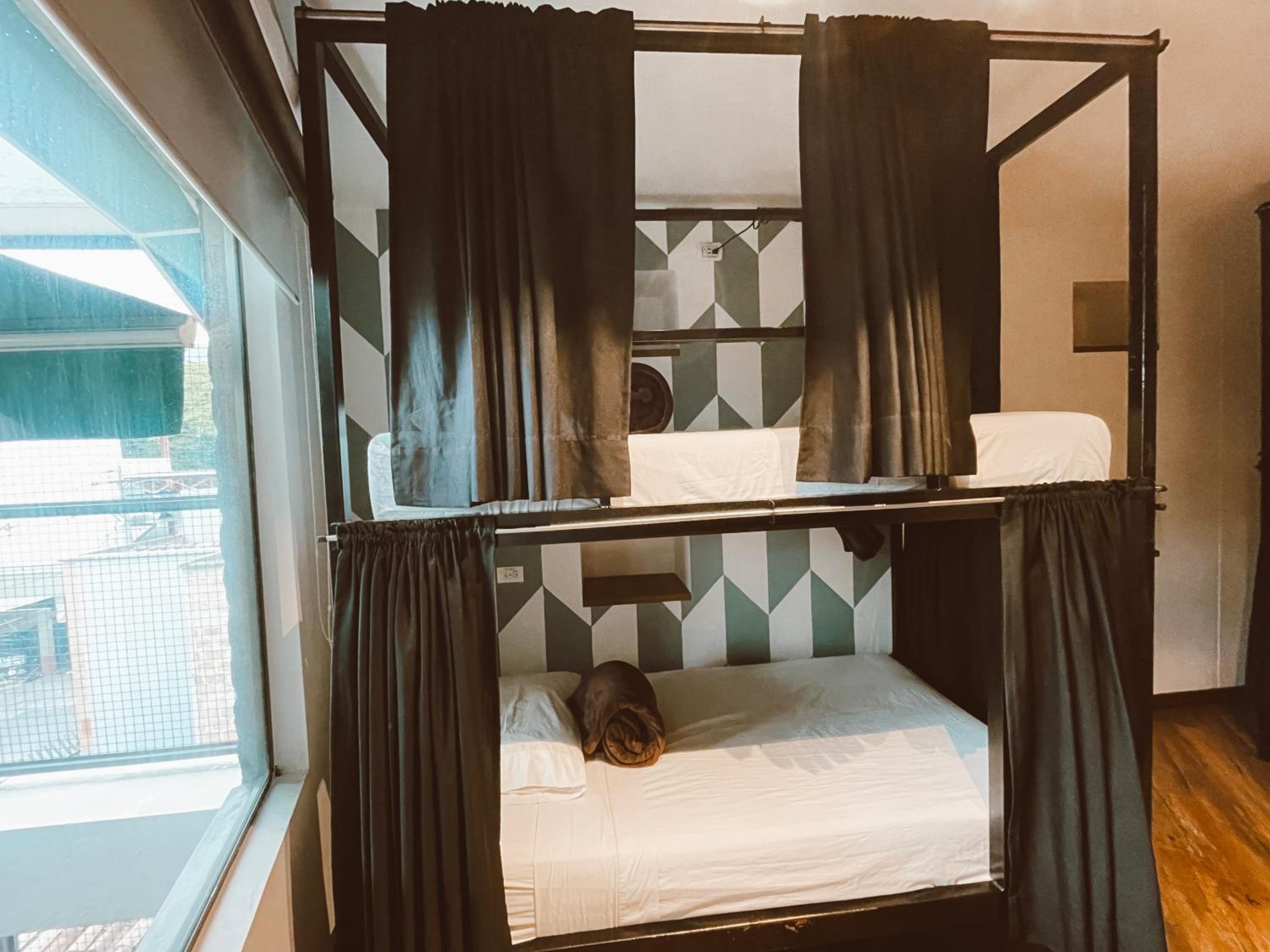 Bed in 6-Bed Mixed Dormitory Room photo 3