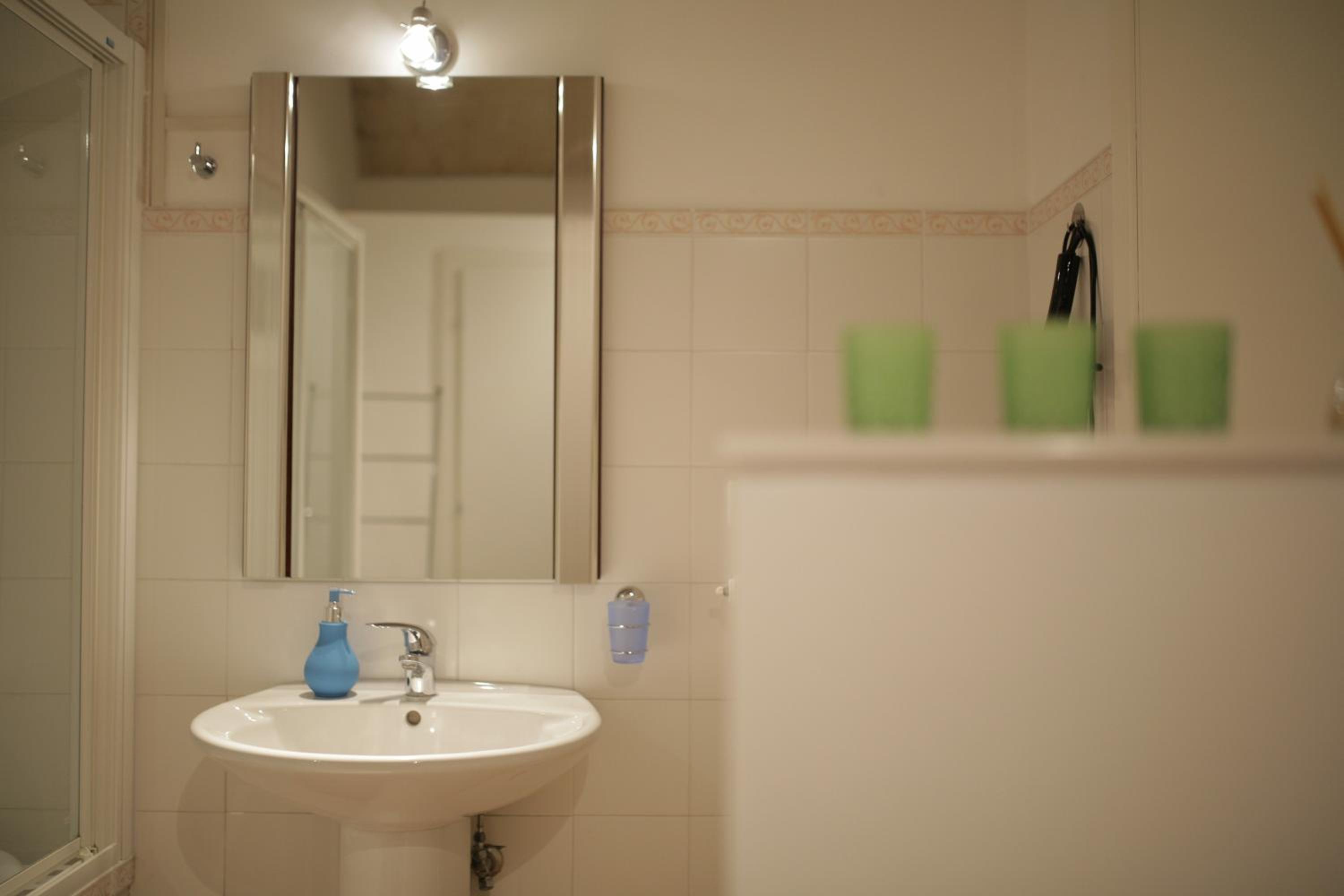One-Bedroom Apartment - Photo 9