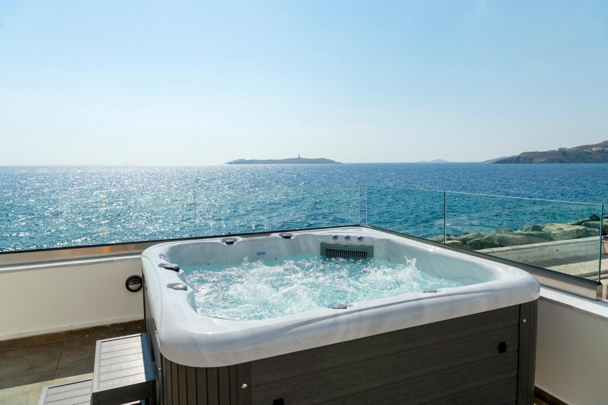 Deluxe Suite with Sea View photo 3