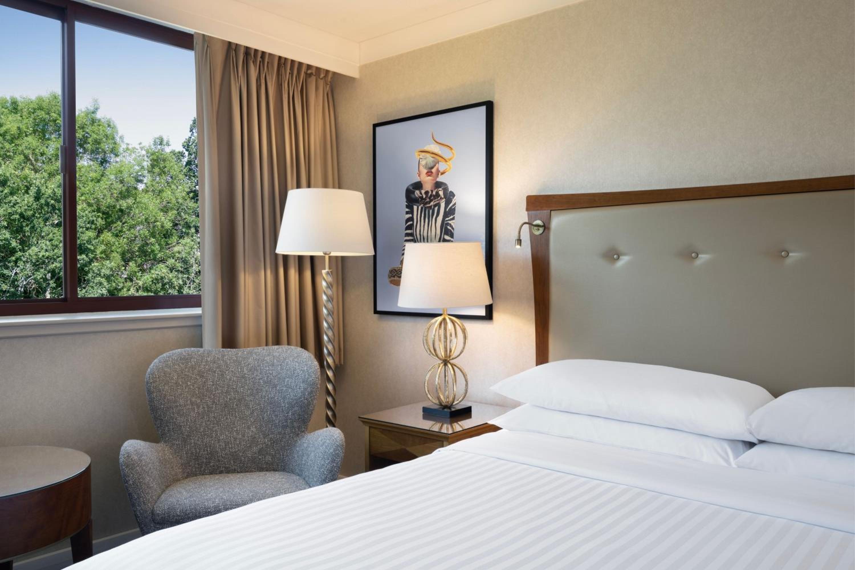 Superior King Room - Photo 3