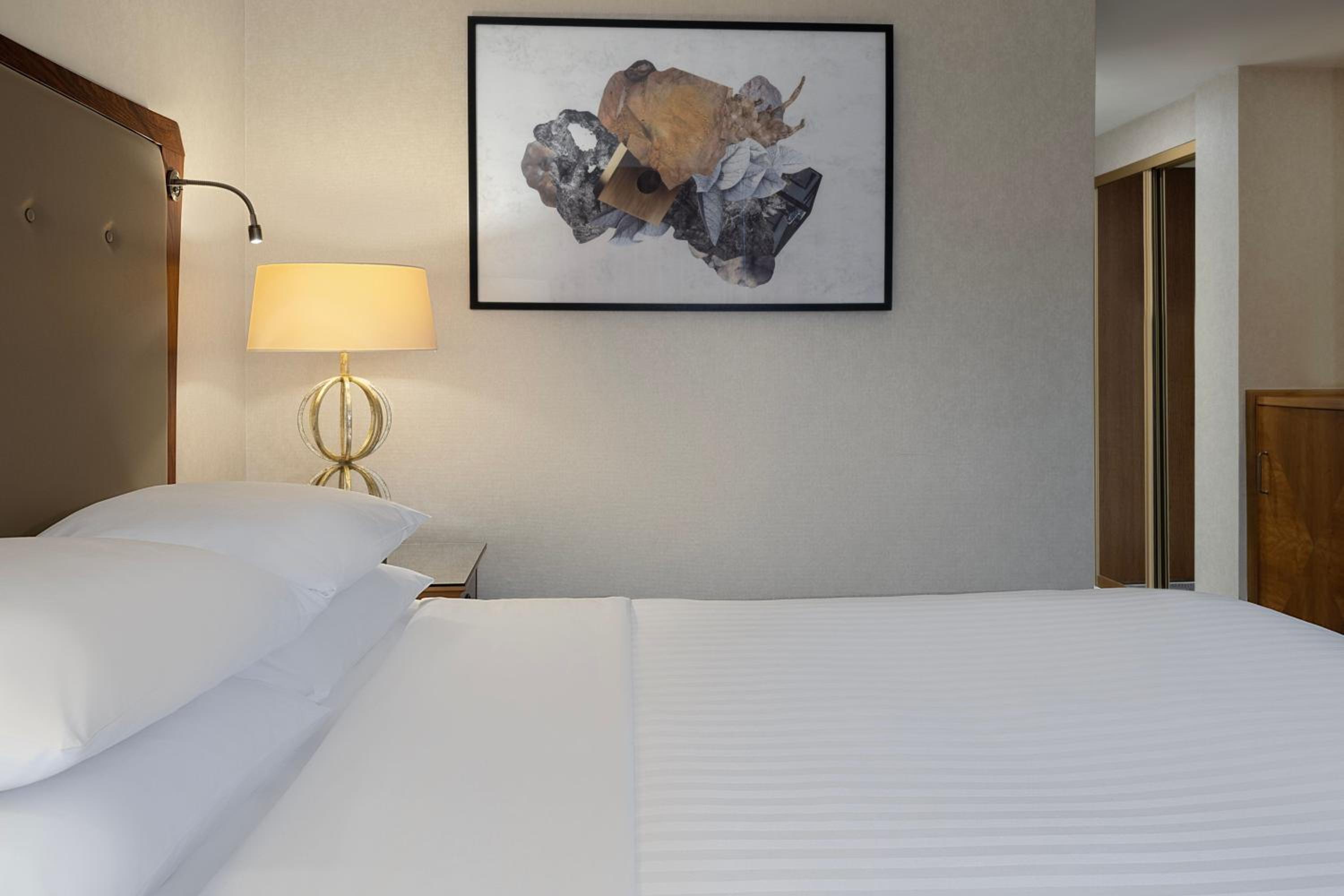 Deluxe Double Room with Two Double Beds - Photo 2