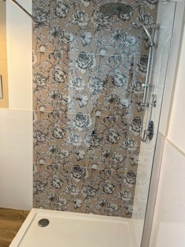 Twin Room with Private Bathroom photo 2