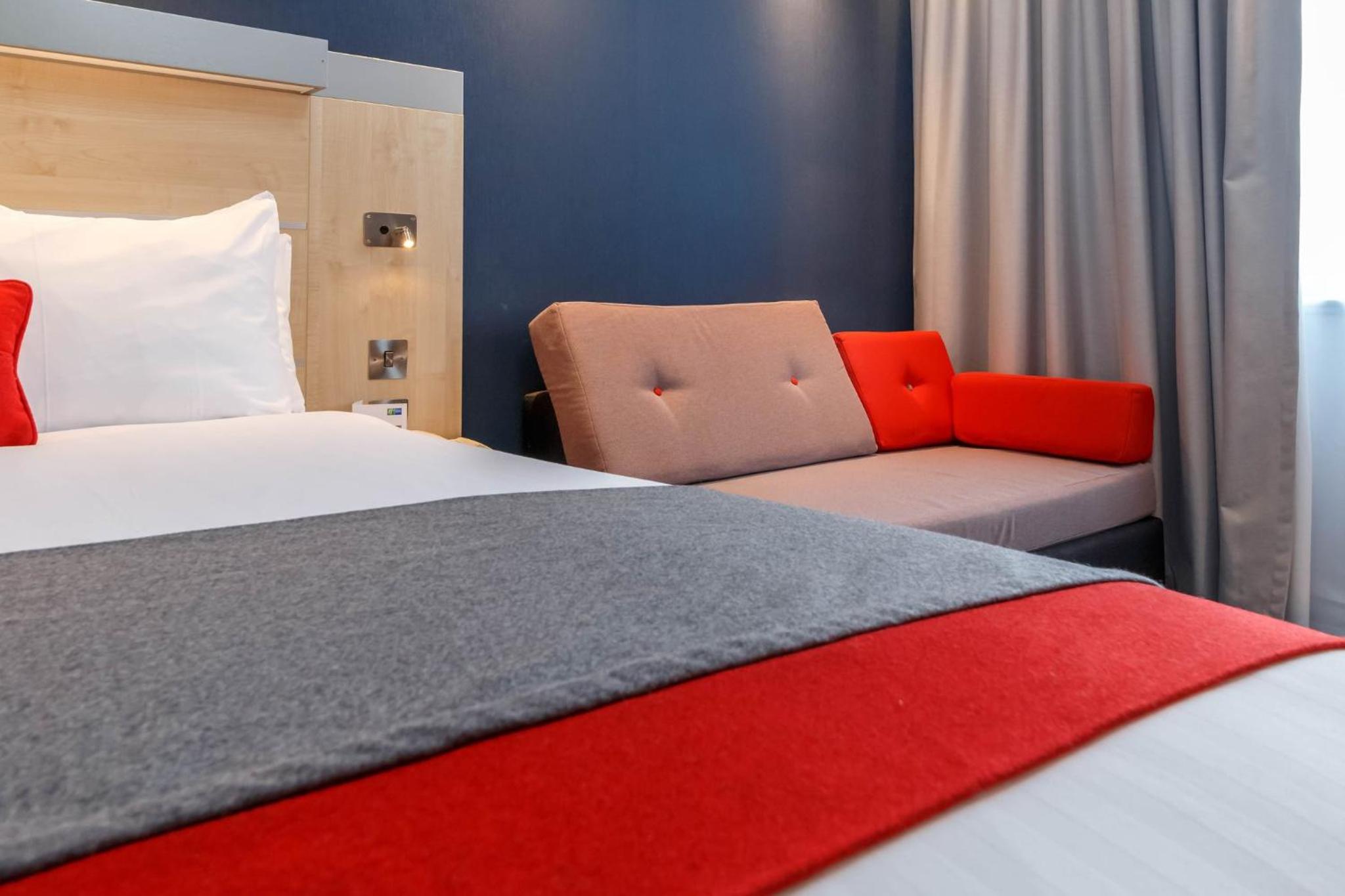 Standard Double Room with Single Sofa Bed and Free Hot Breakfast - Photo 1