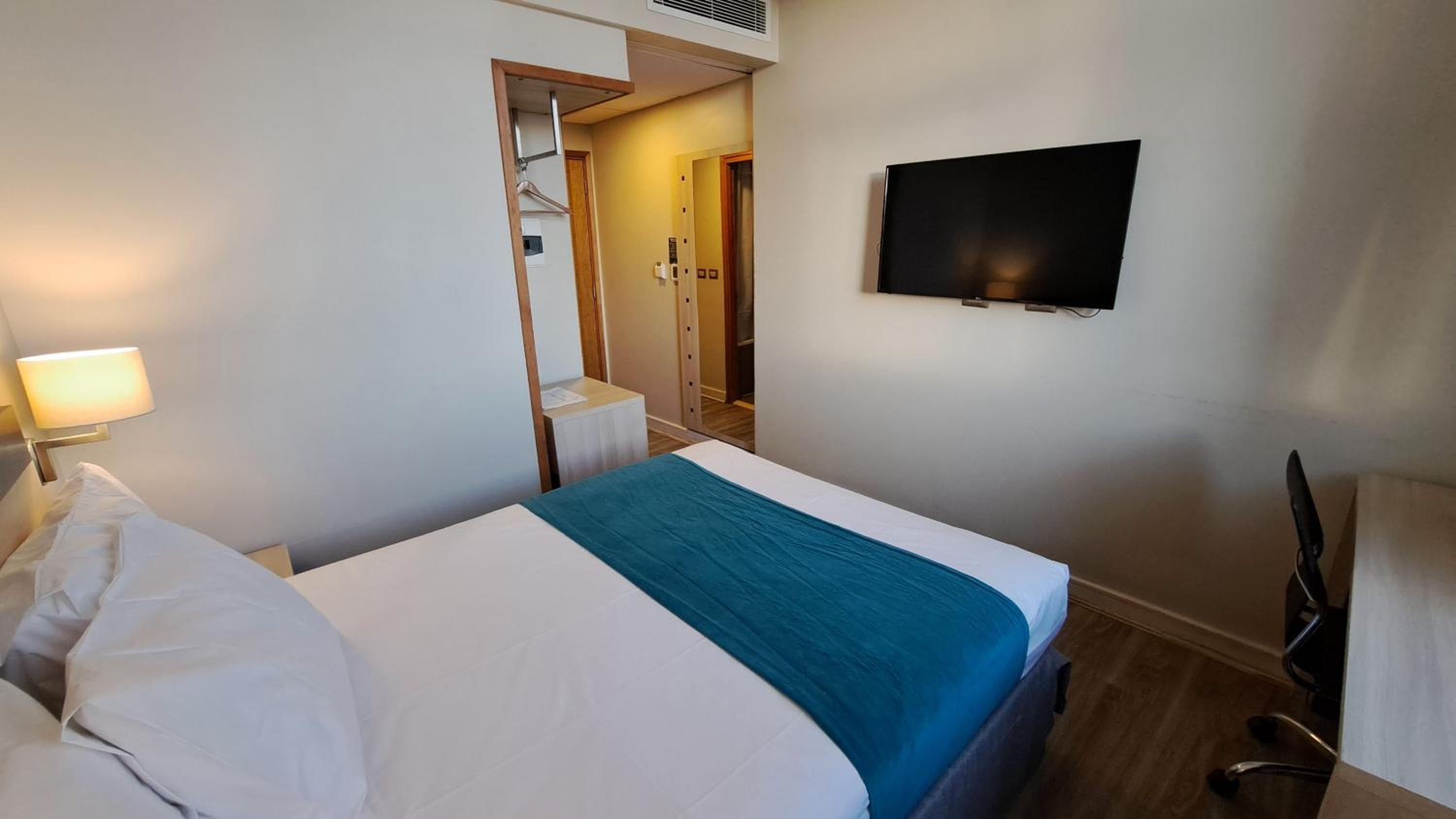 Single Room photo 3