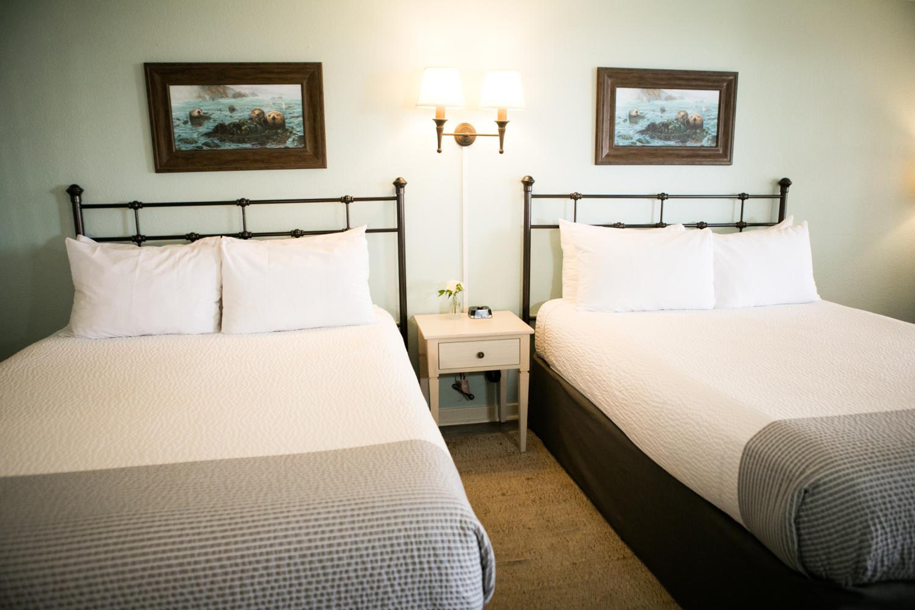 Queen Room with Two Queen Beds - Photo 6