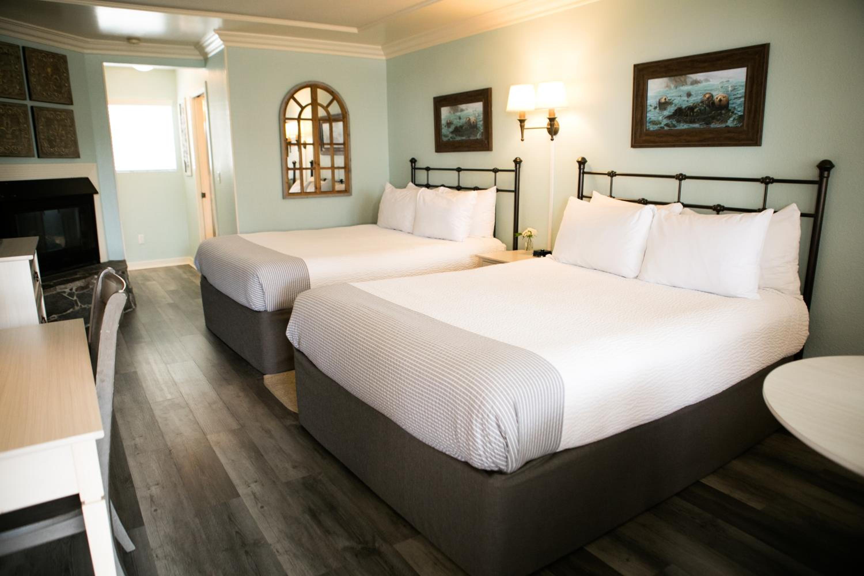 Queen Room with Two Queen Beds - Photo 1
