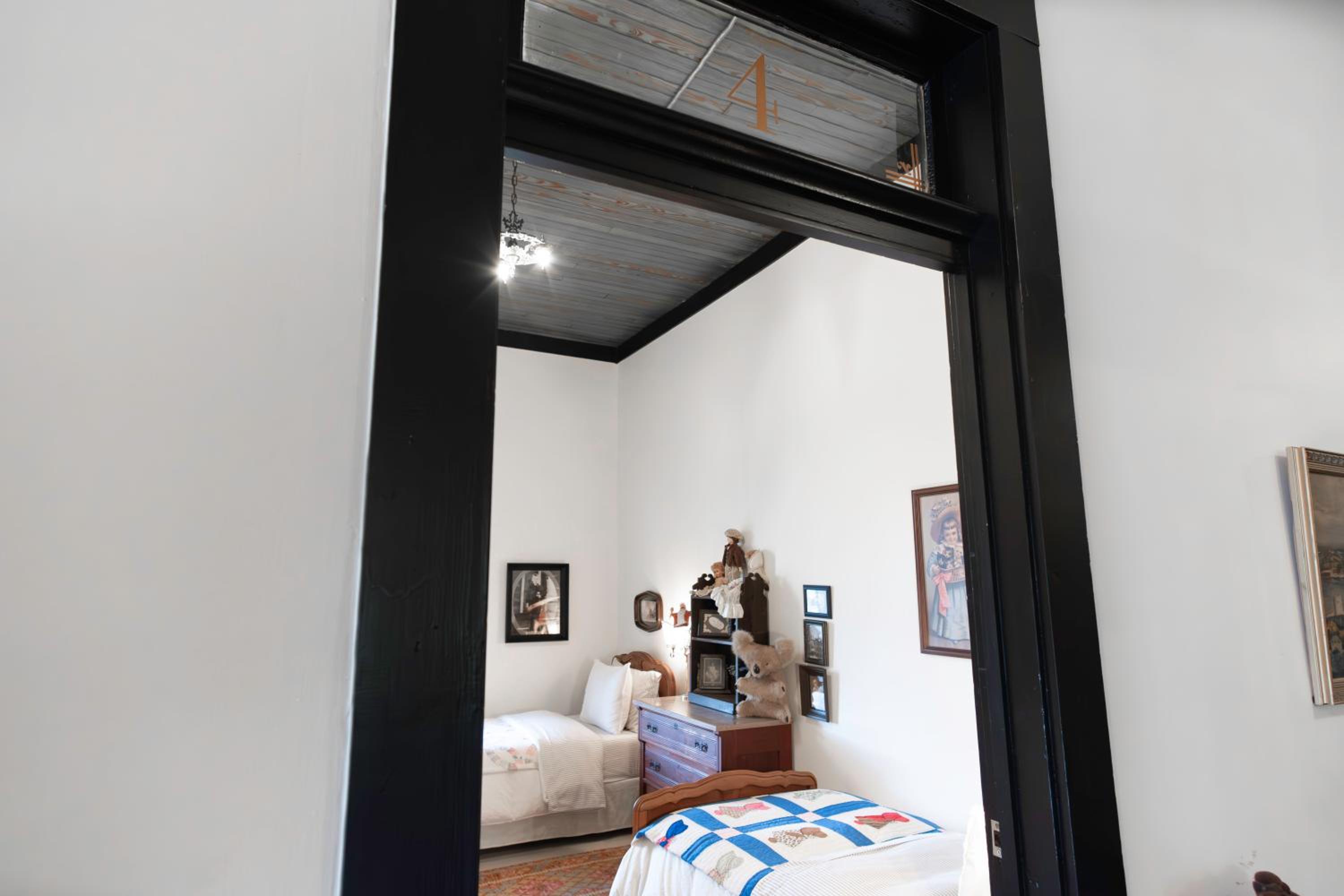 Deluxe Twin Room - Photo 2
