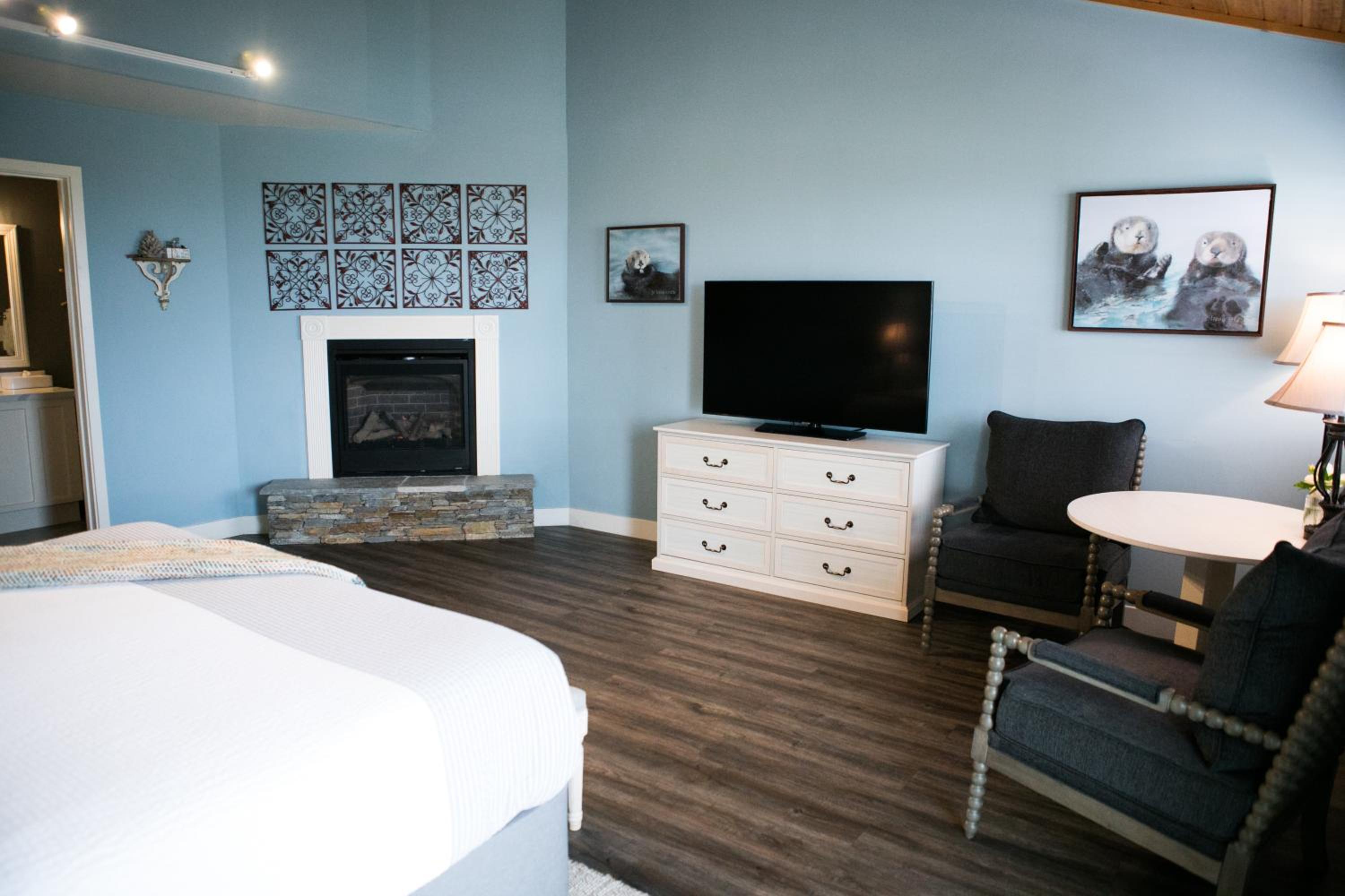 Deluxe King Room with Ocean View - Photo 6