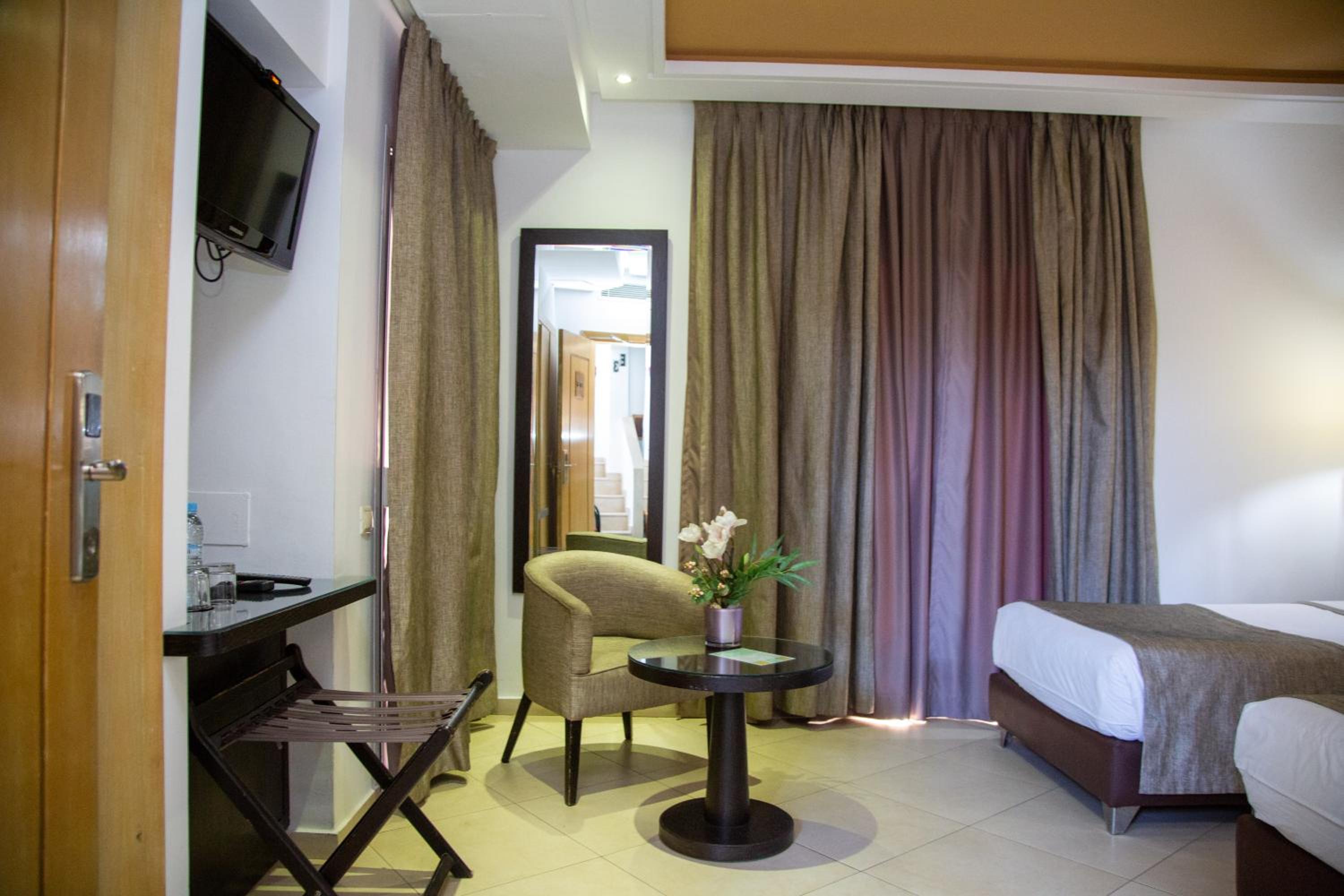 Standard Twin Room photo 3