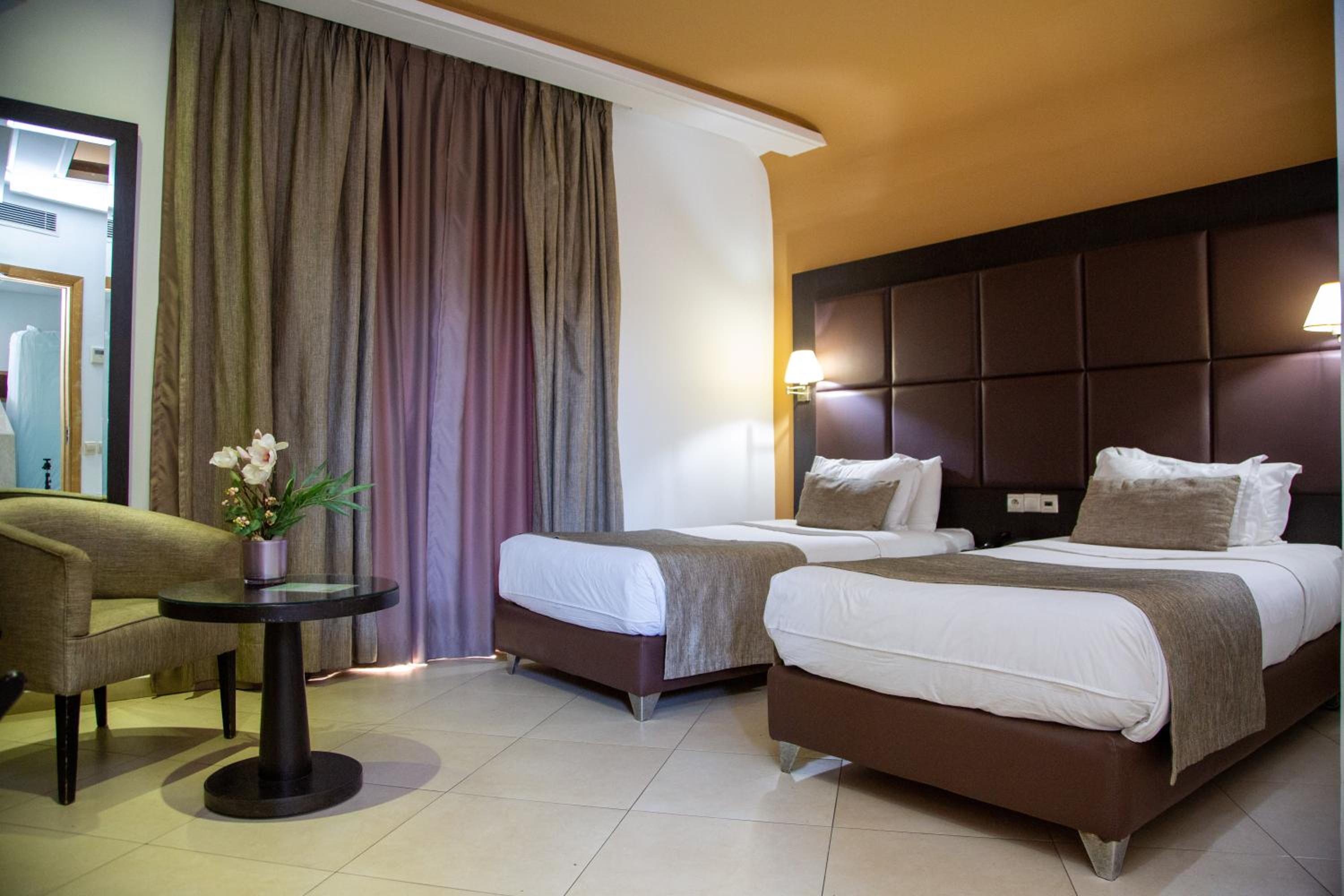 Standard Twin Room photo 2