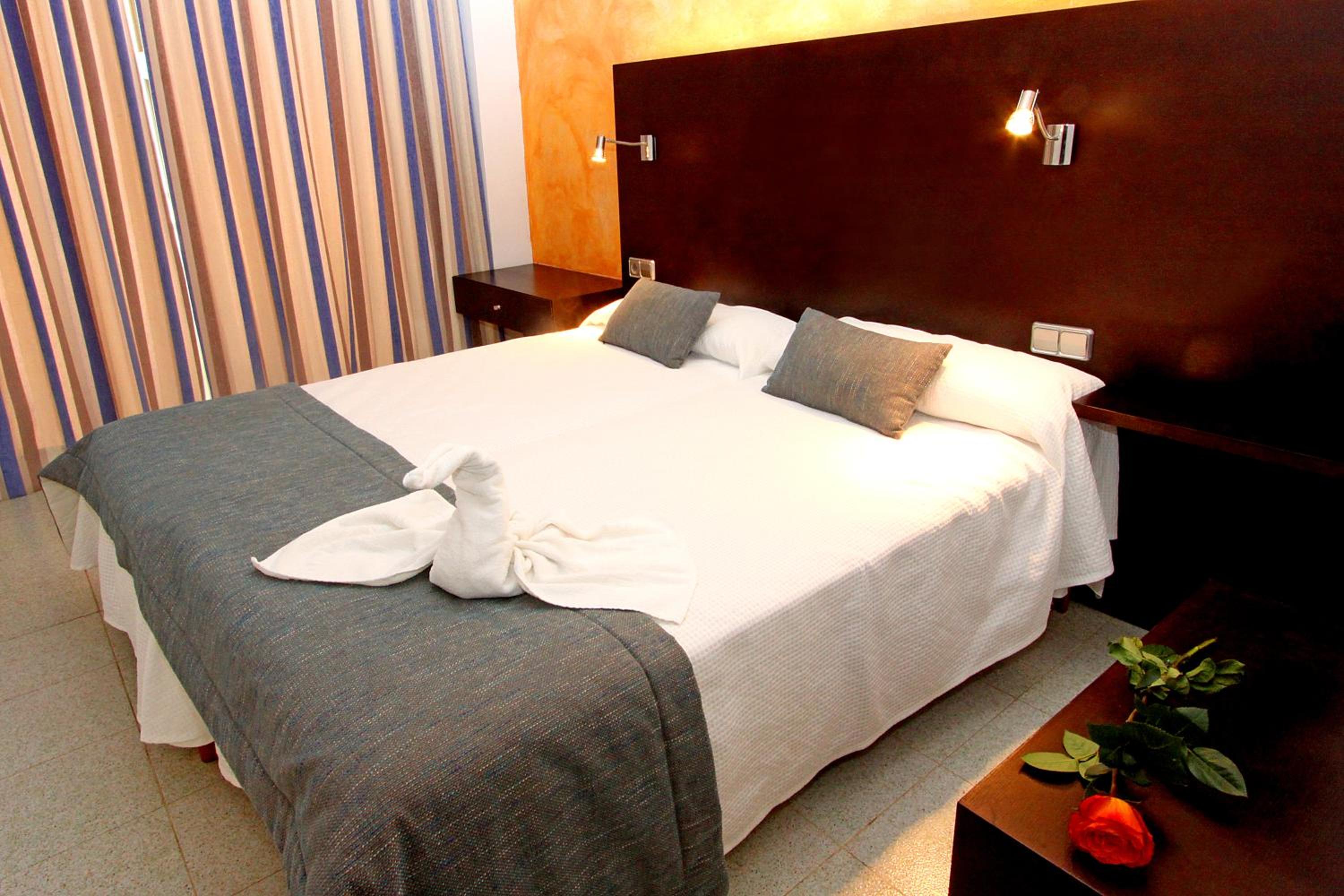 One-Bedroom Apartment with Balcony