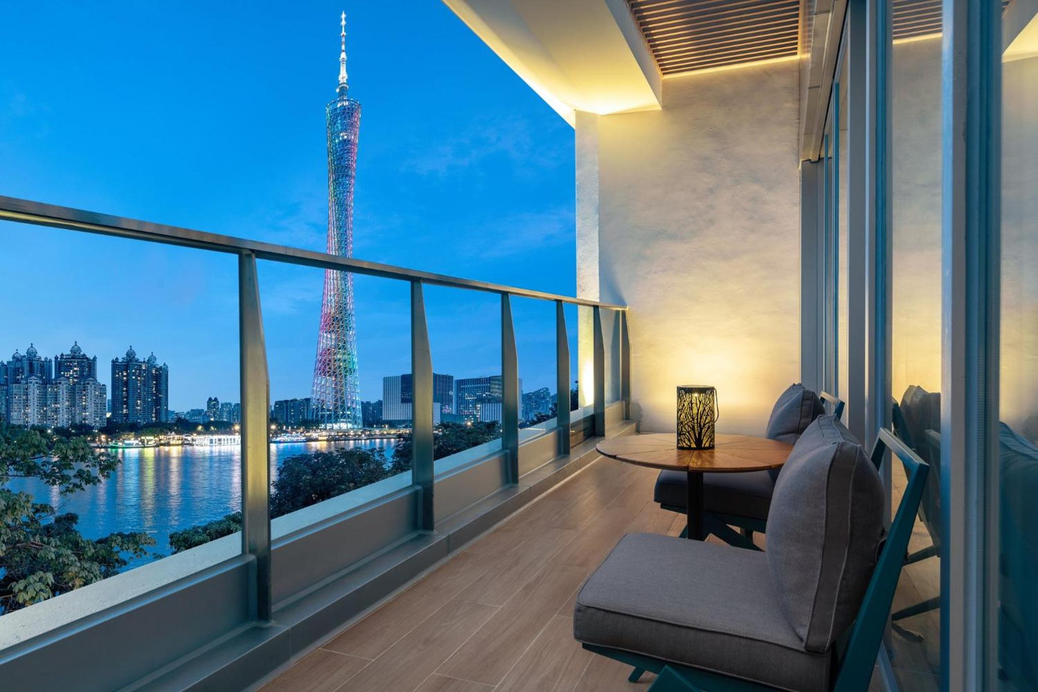 One-Bedroom King Suite with Terrace and Tower View thumbnail 6