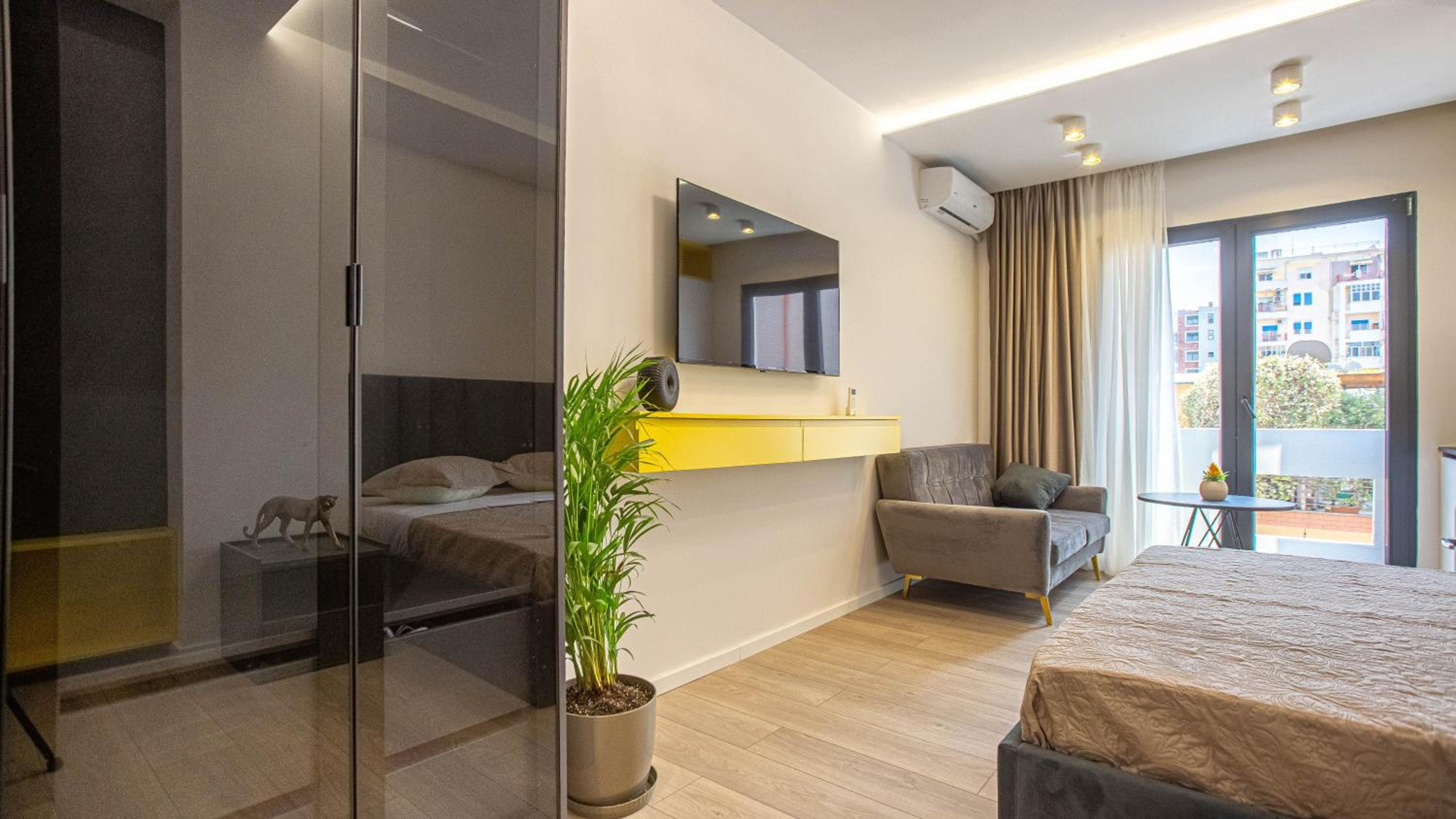 One-Bedroom Apartment
