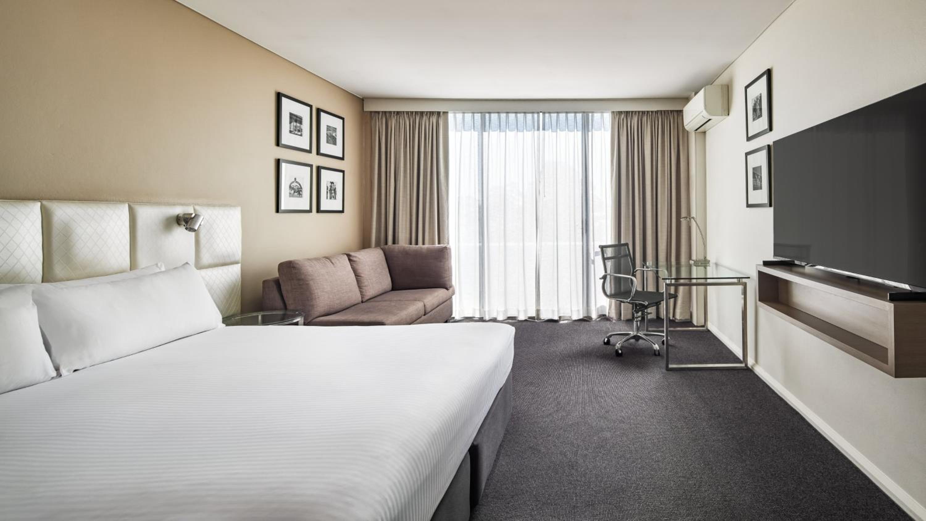 Premium King Room photo 2