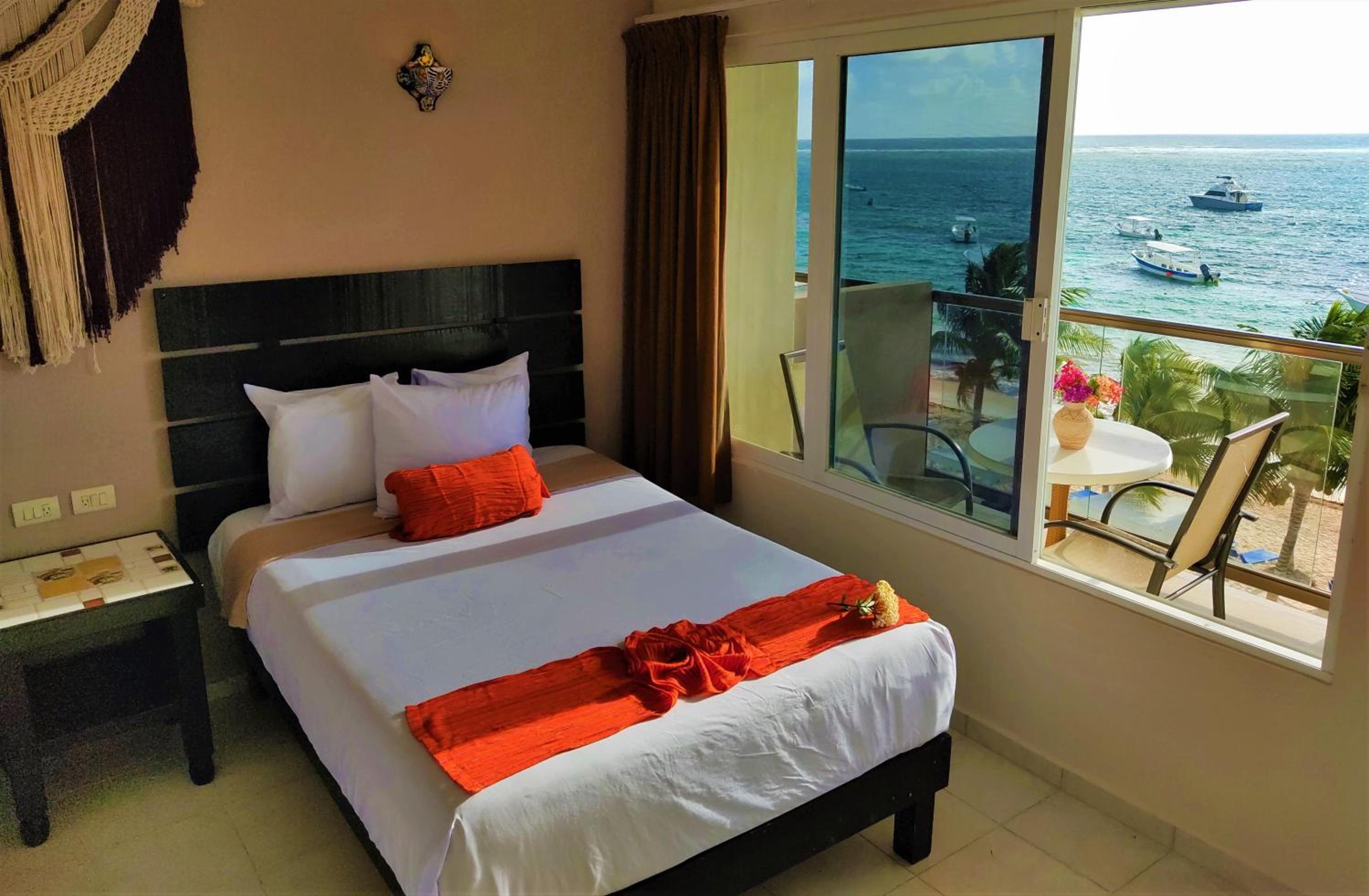 Deluxe Room - Photo 1