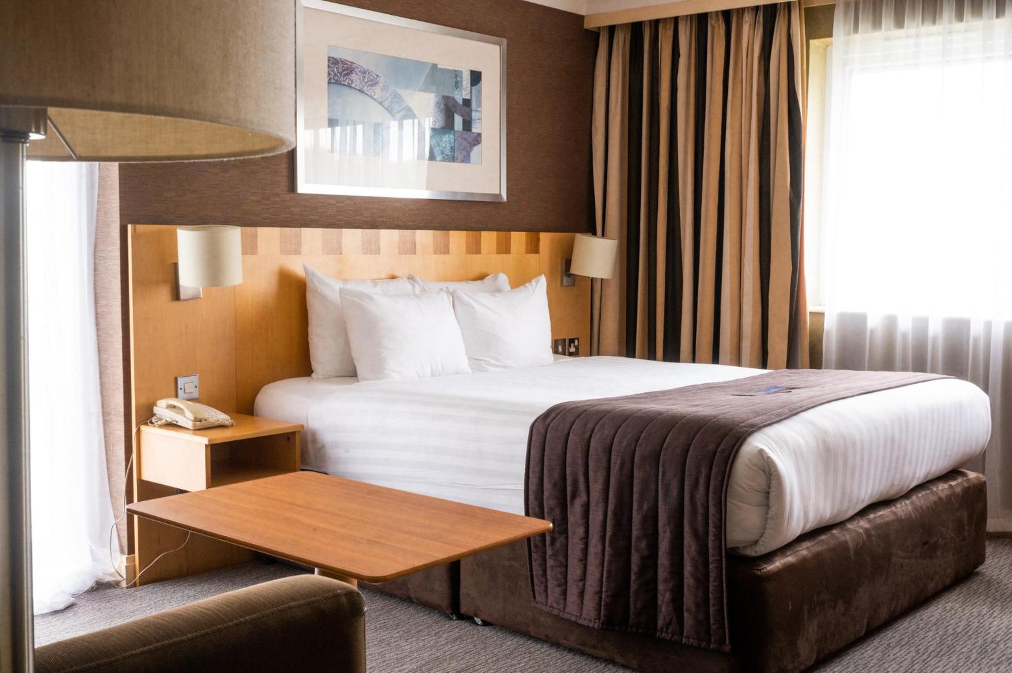 Premium King Room photo 2