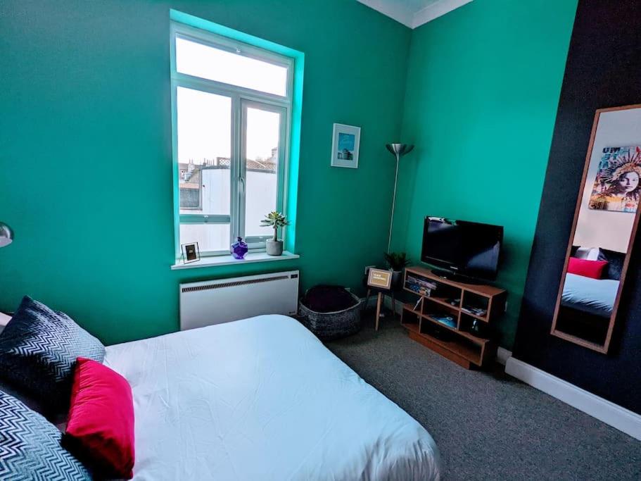 Studio Apartment photo 2