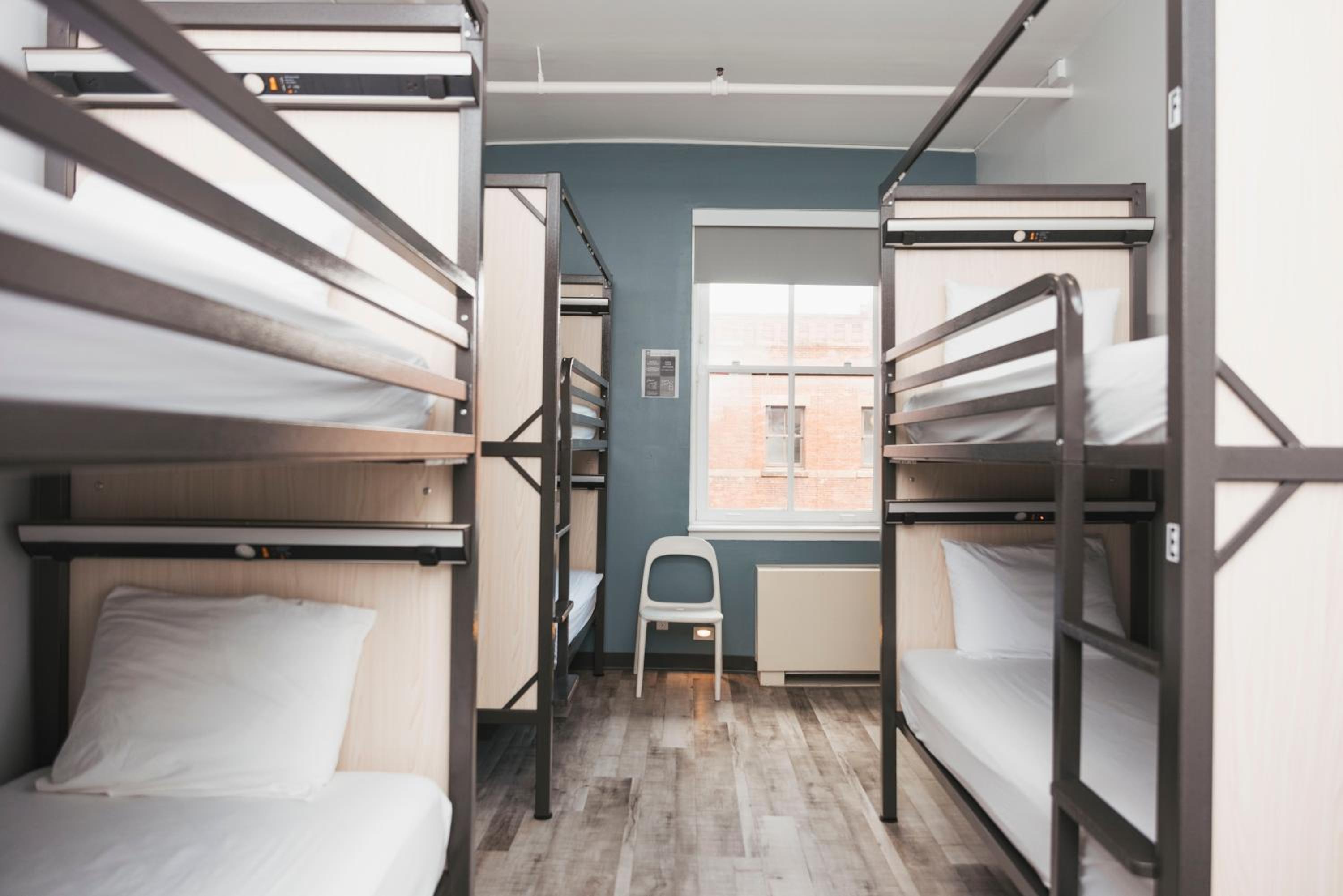 Bed in All-Gender 6-Bed Dormitory photo 3