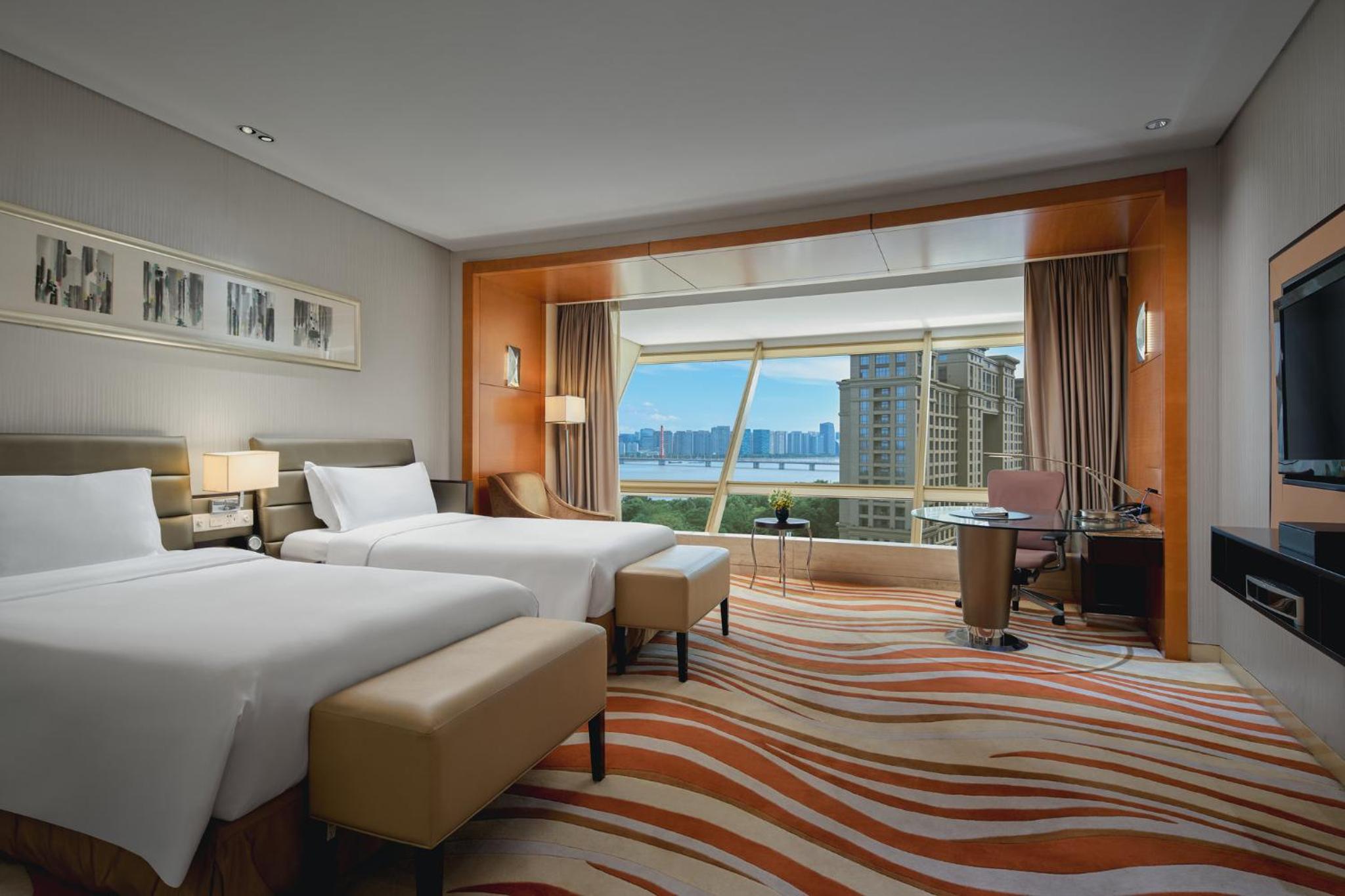 Premium Twin Room with City View - Photo 1