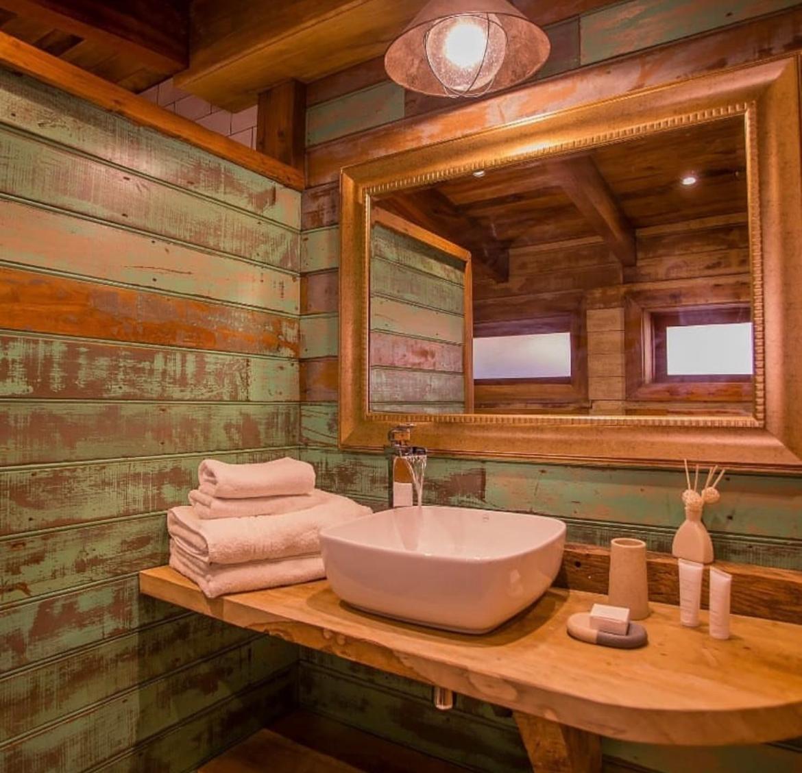 Deluxe Suite with Lake View photo 1