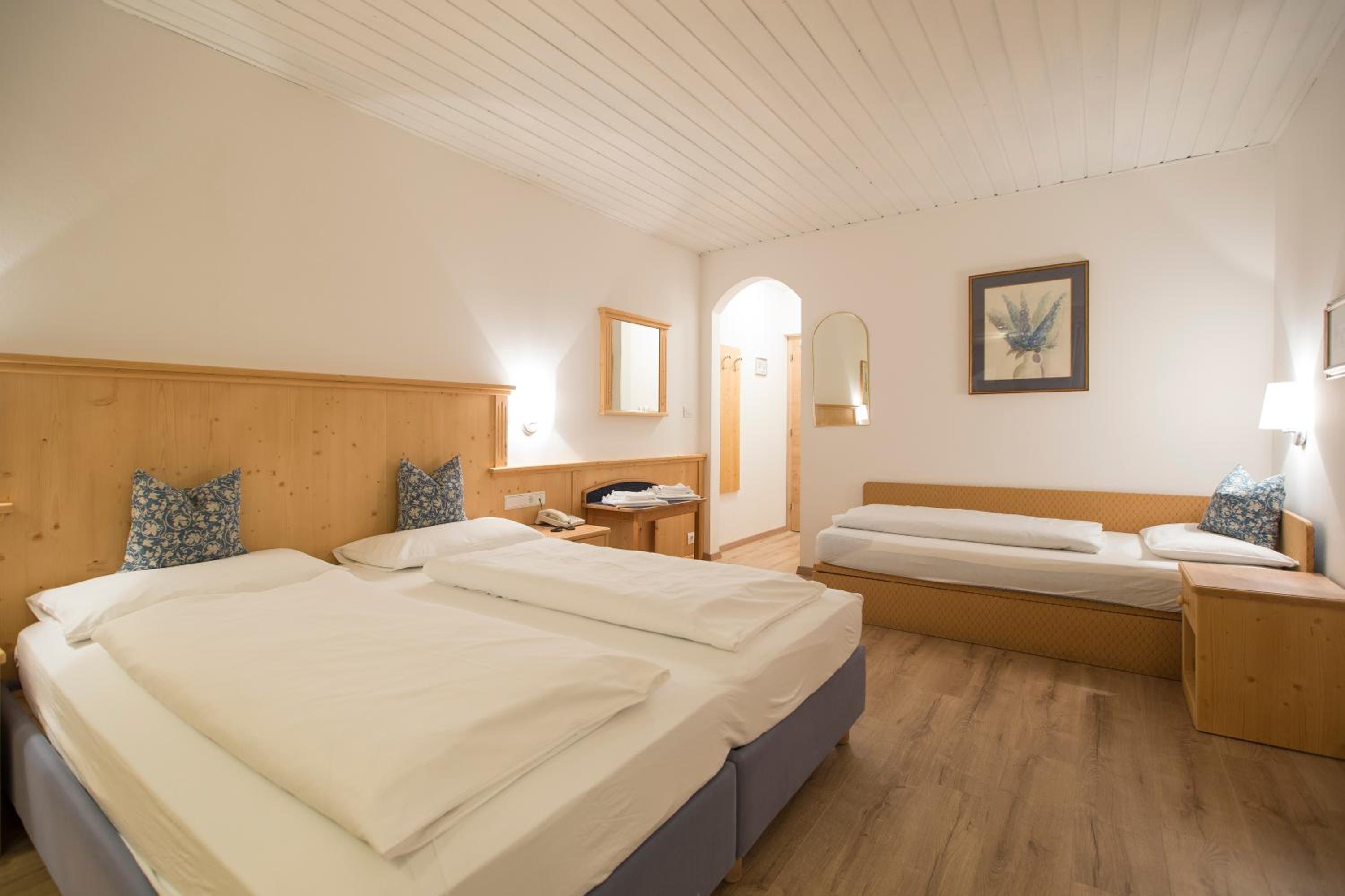Superior Triple Room - Photo 2