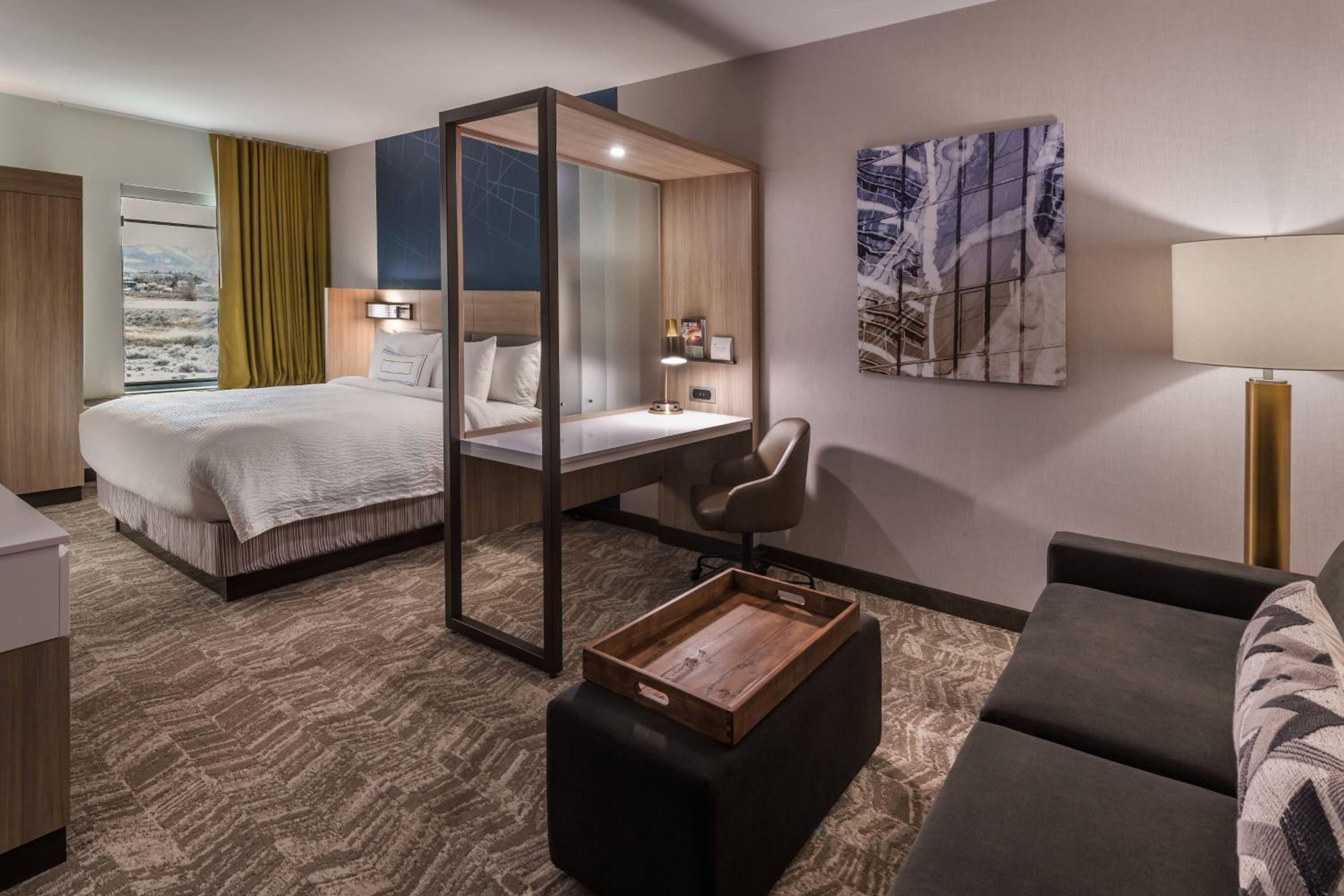 Suite, 1 King, Sofa bed - Photo 4
