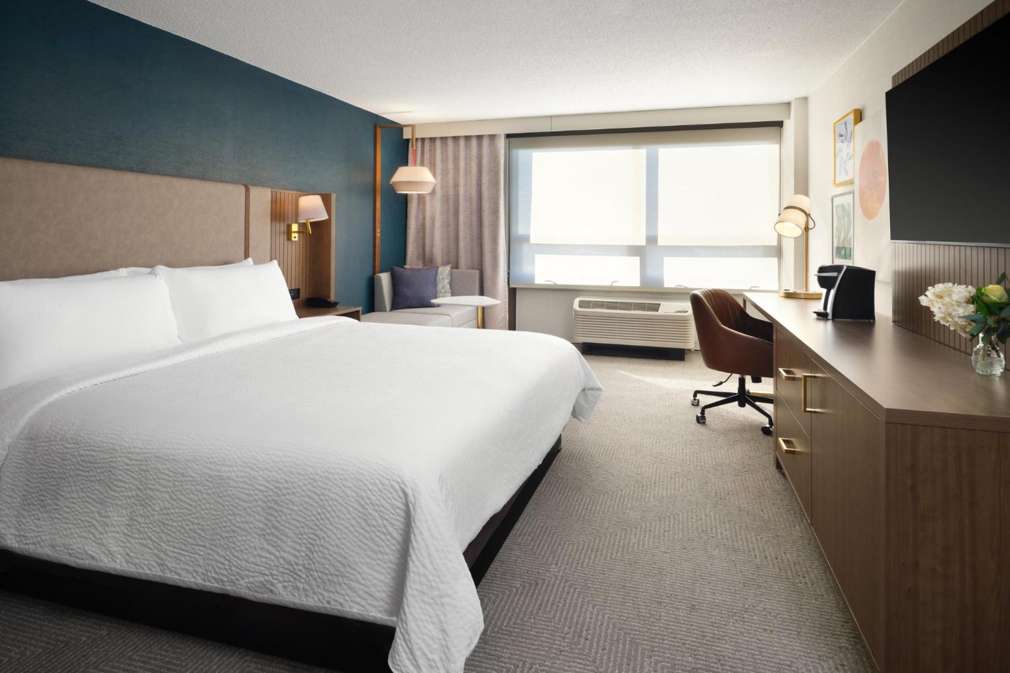 Standard King Room - Photo 4