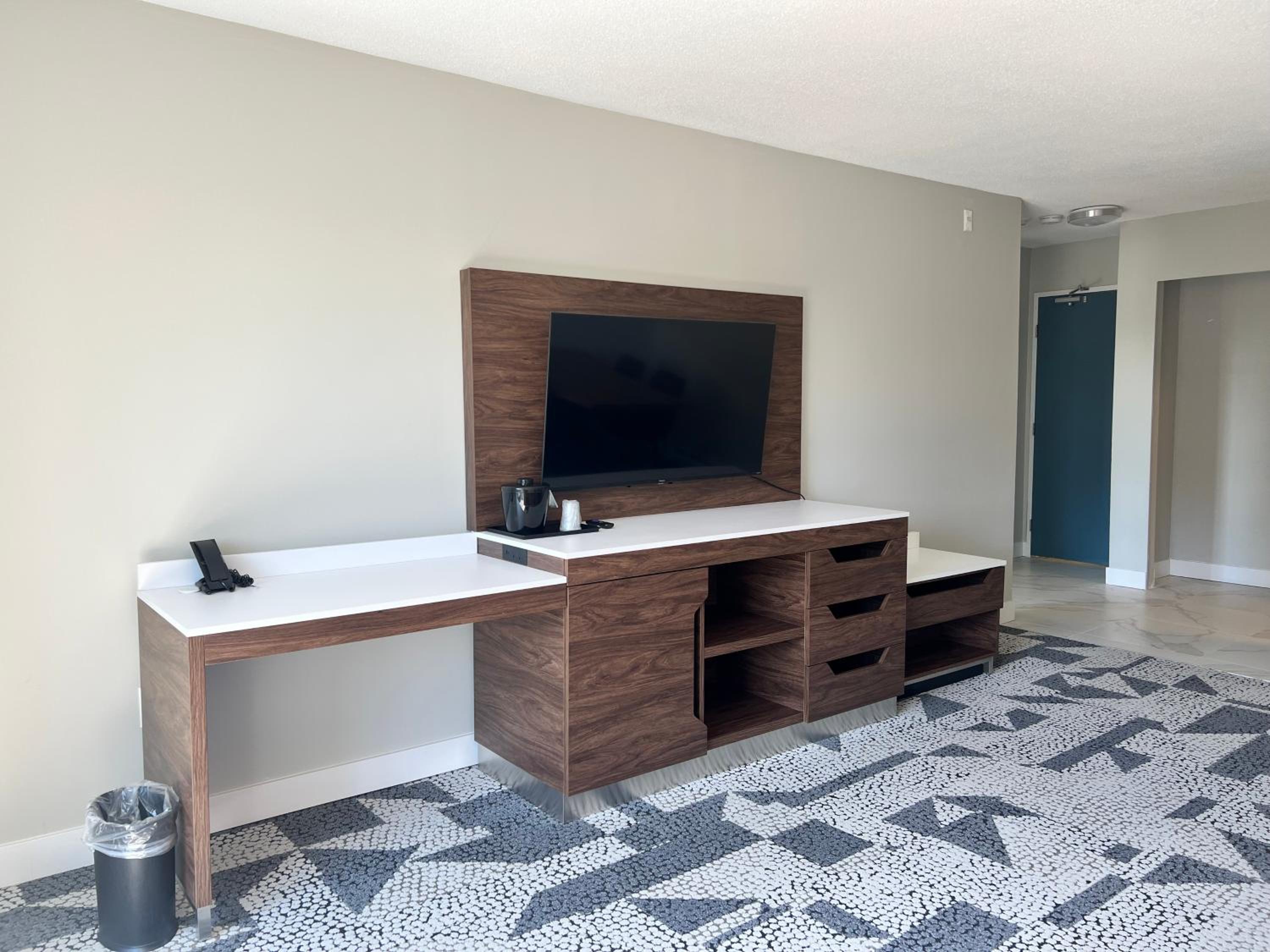 One-Bedroom Suite with Two Queen Beds - Non-Smoking - Photo 1