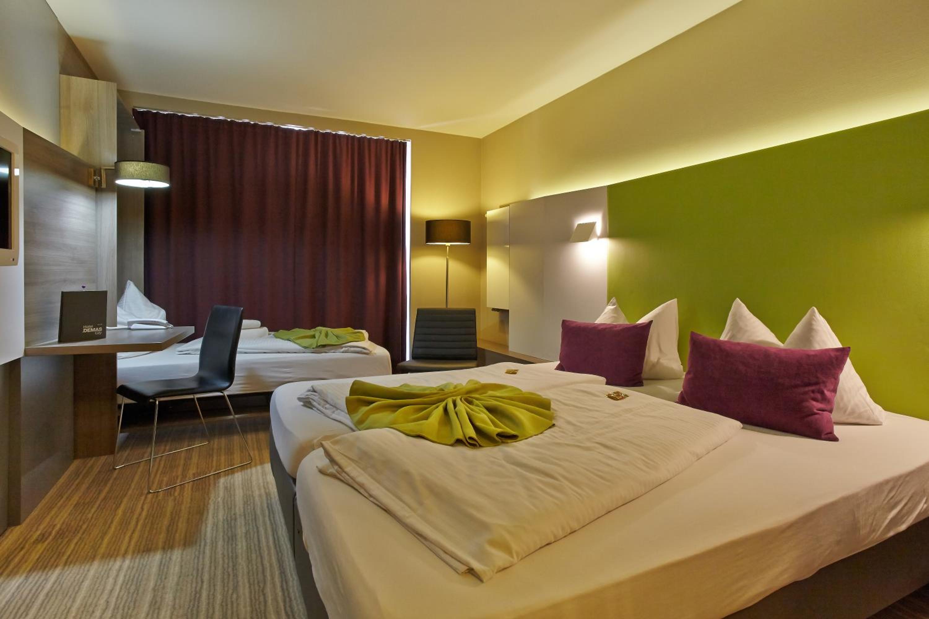Triple Room with Air Conditioning - Photo 14