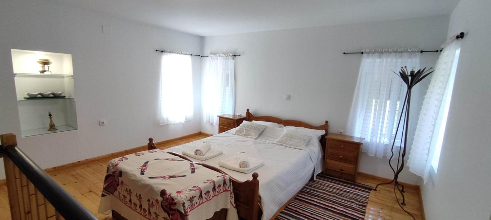 One-Bedroom House photo 2